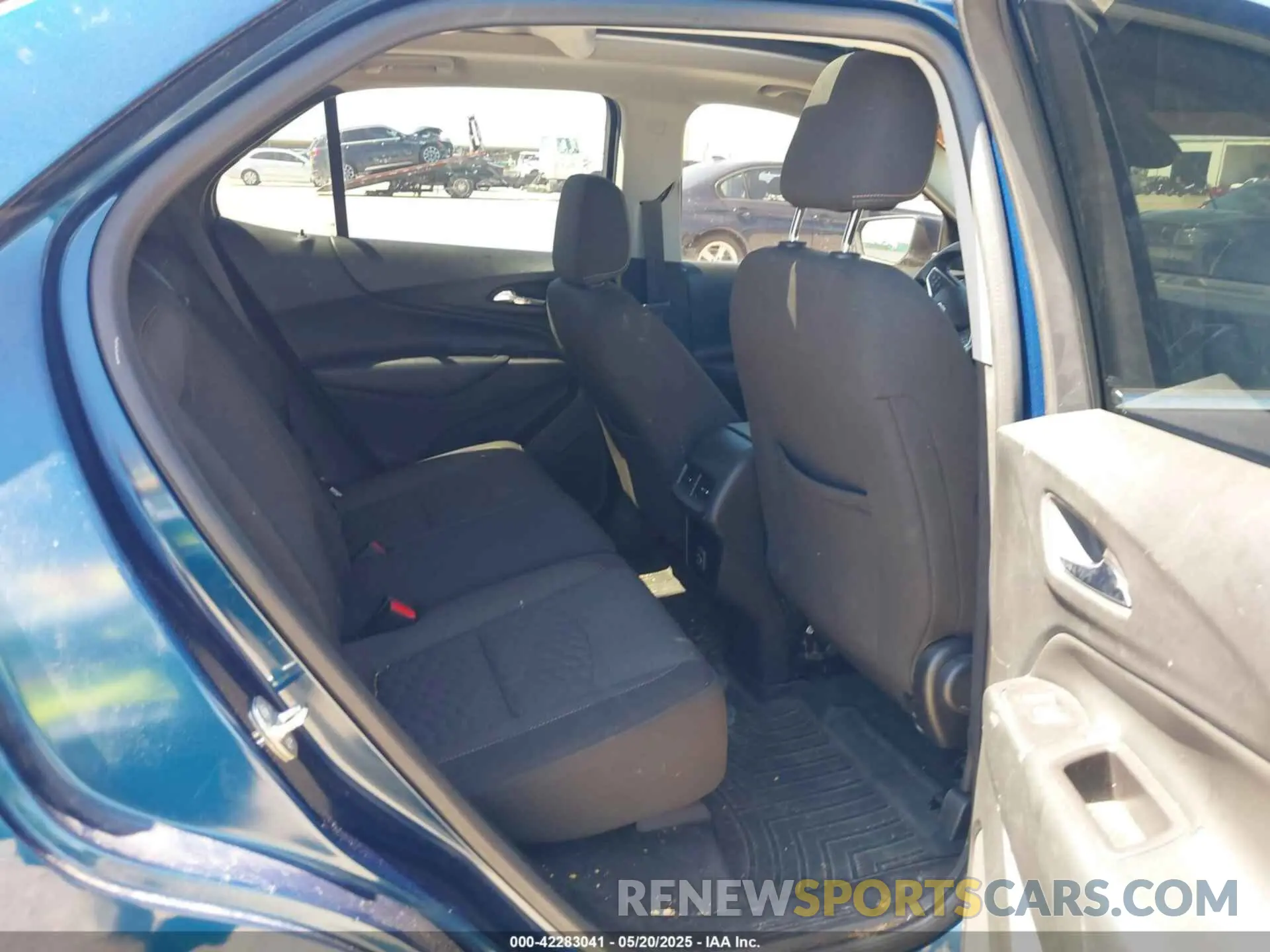 8 fotografías del automóvil dañado 2GNAXKEV6L6141884 CHEVROLET EQUINOX 2020