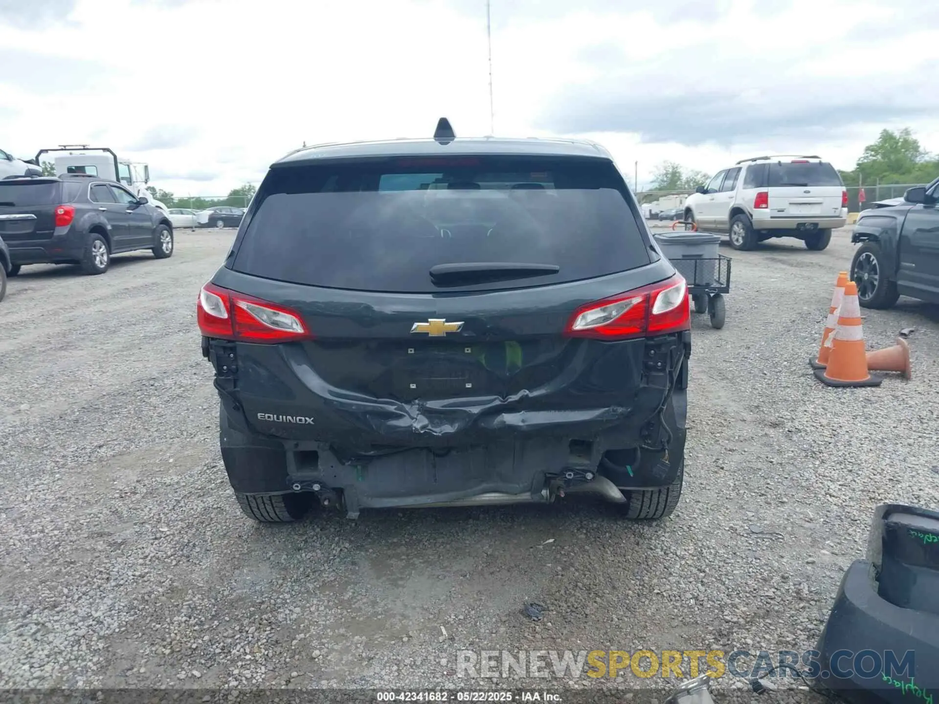 17 fotografías del automóvil dañado 2GNAXKEV6L6148740 CHEVROLET EQUINOX 2020
