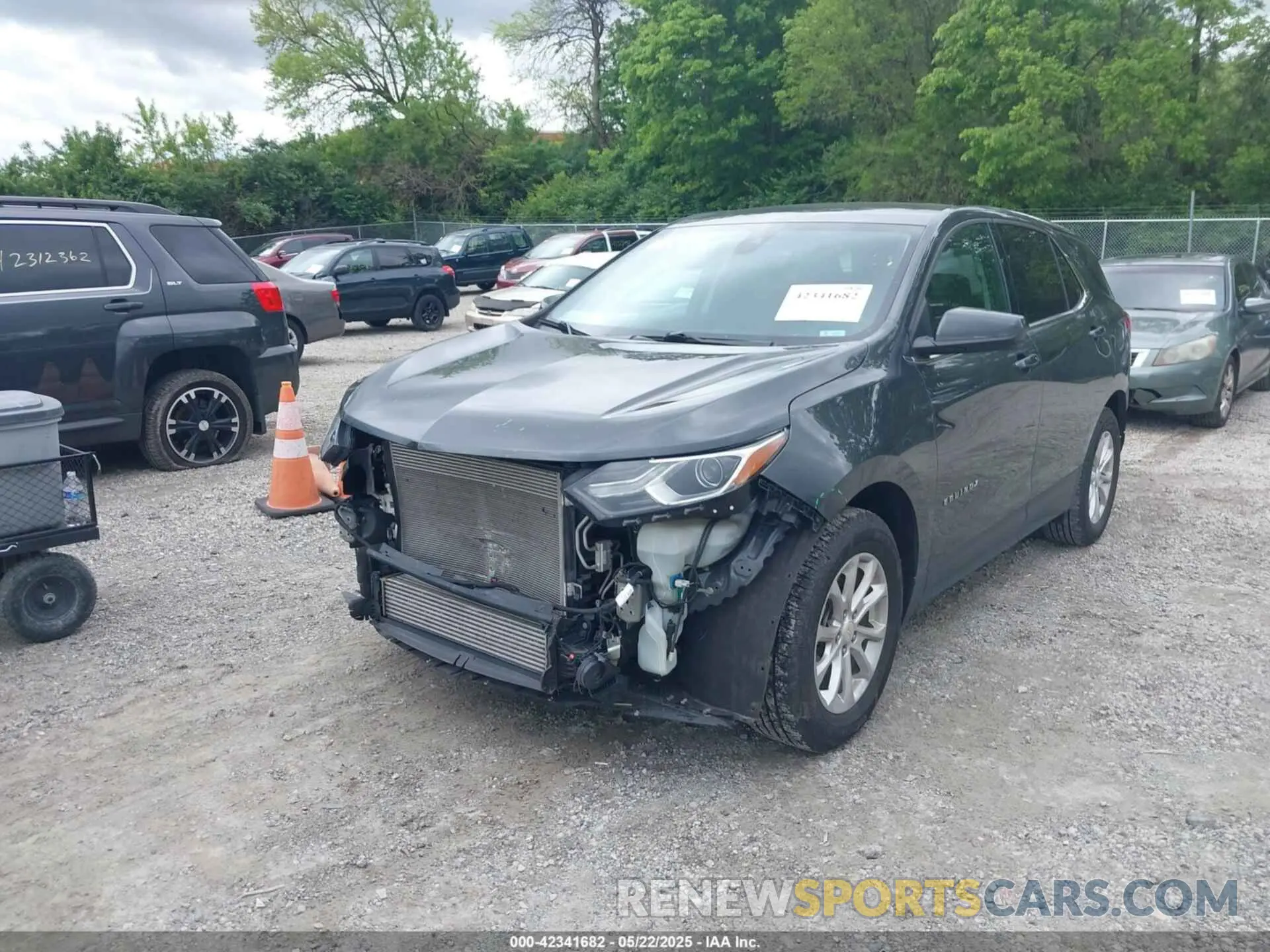 2 fotografías del automóvil dañado 2GNAXKEV6L6148740 CHEVROLET EQUINOX 2020