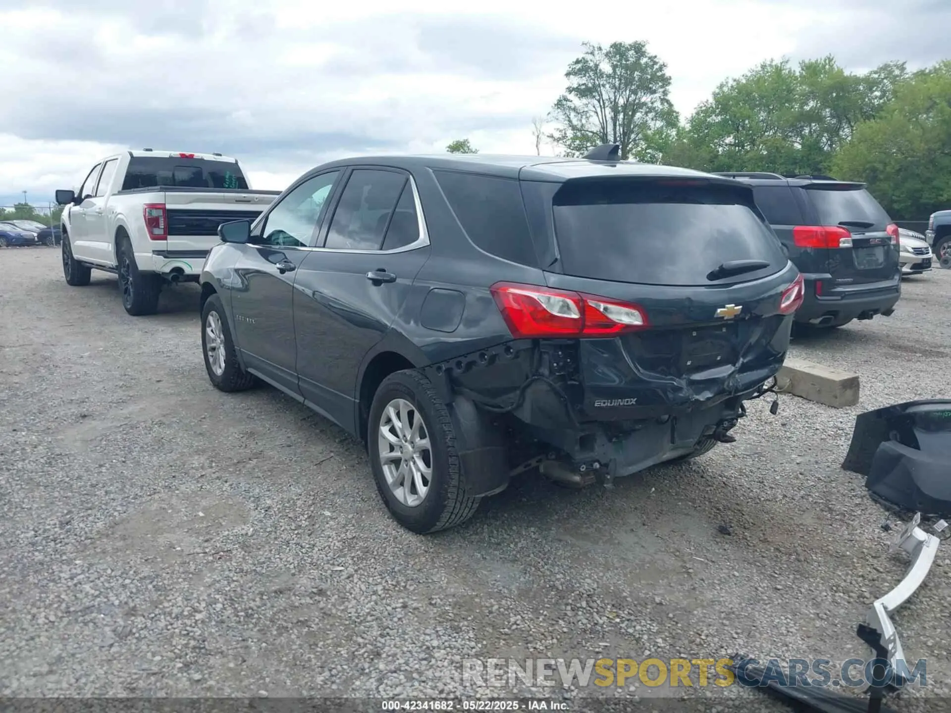 3 fotografías del automóvil dañado 2GNAXKEV6L6148740 CHEVROLET EQUINOX 2020