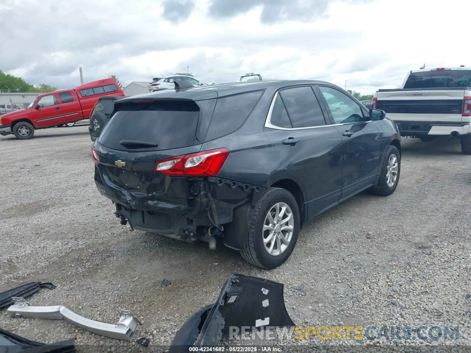 4 fotografías del automóvil dañado 2GNAXKEV6L6148740 CHEVROLET EQUINOX 2020