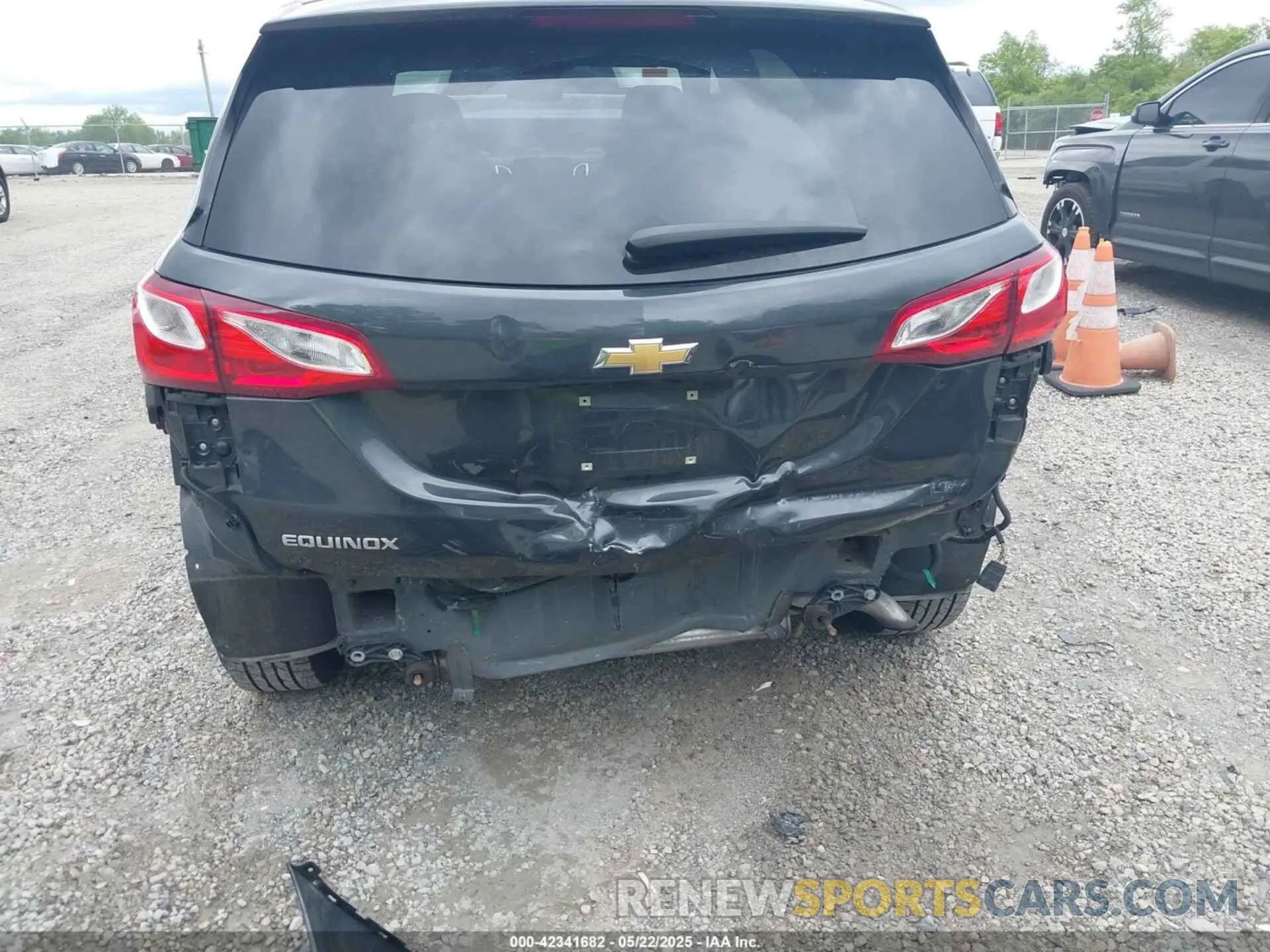 6 fotografías del automóvil dañado 2GNAXKEV6L6148740 CHEVROLET EQUINOX 2020
