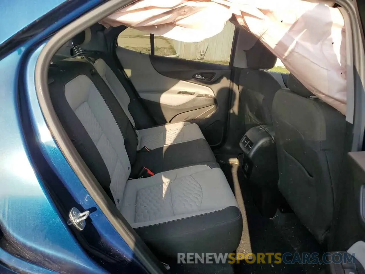 10 fotografías del automóvil dañado 2GNAXKEV6L6156871 CHEVROLET EQUINOX 2020