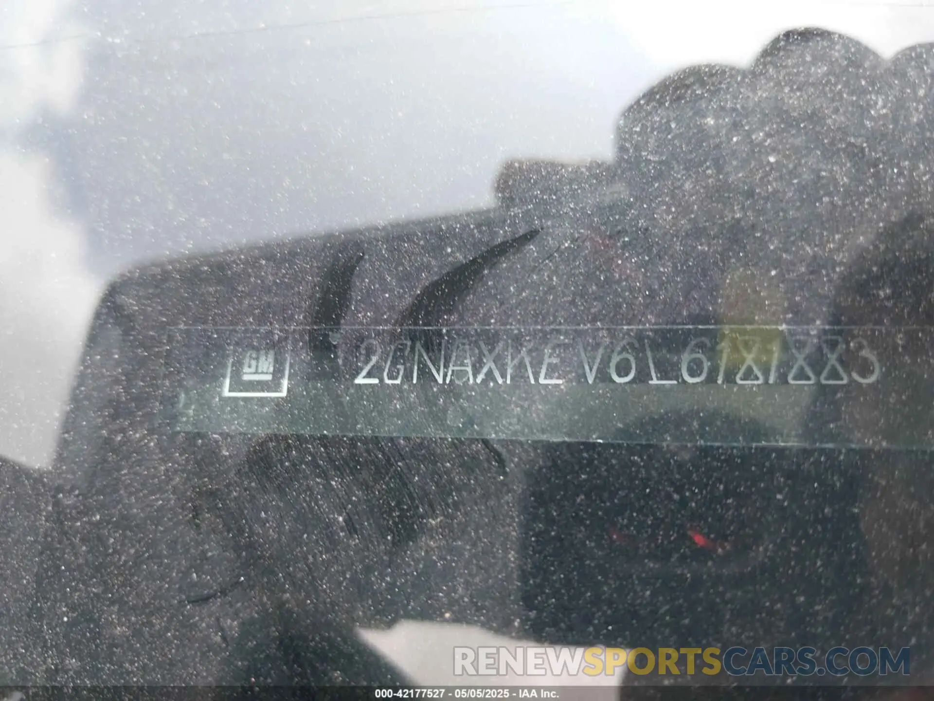 9 fotografías del automóvil dañado 2GNAXKEV6L6181883 CHEVROLET EQUINOX 2020
