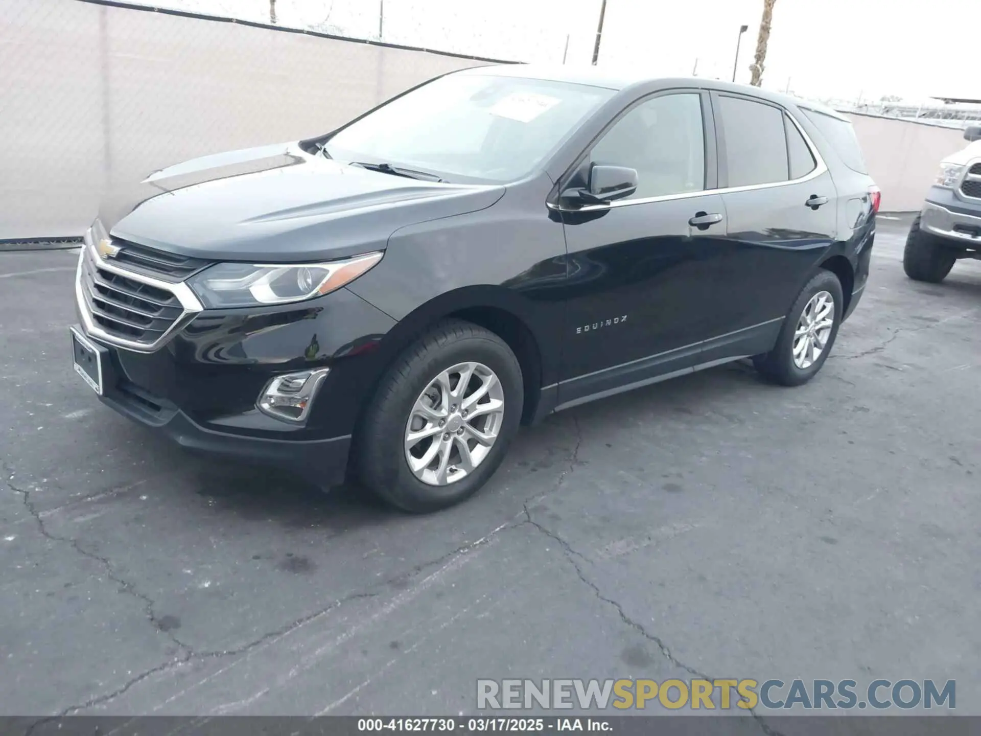 2 fotografías del automóvil dañado 2GNAXKEV6L6188137 CHEVROLET EQUINOX 2020