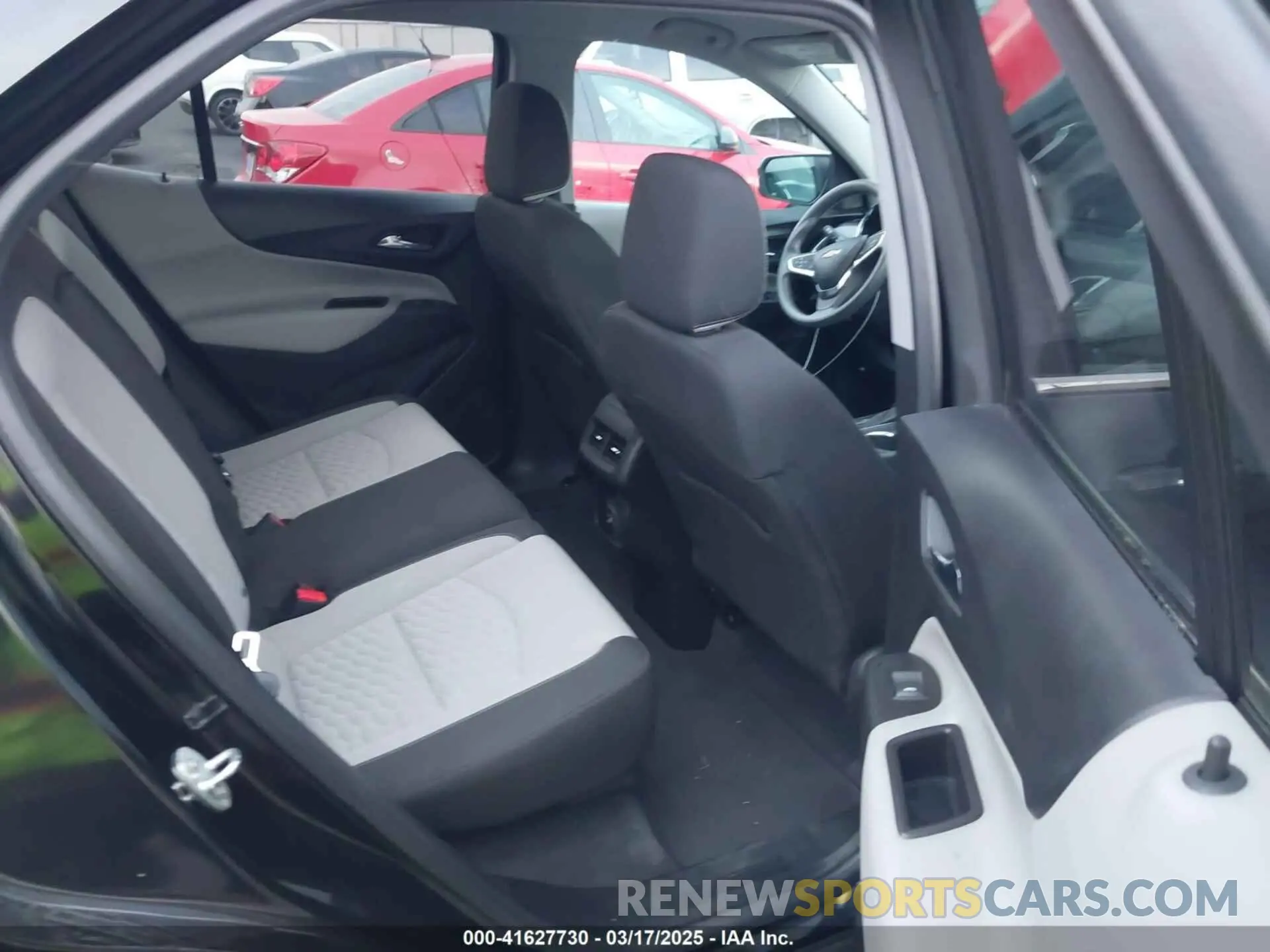 8 fotografías del automóvil dañado 2GNAXKEV6L6188137 CHEVROLET EQUINOX 2020