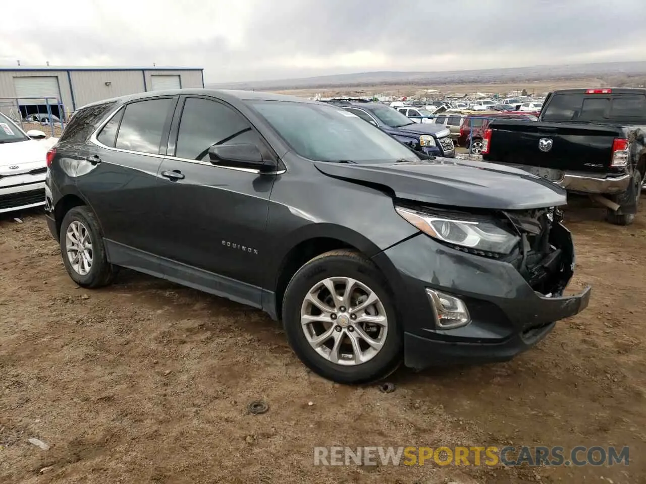 4 fotografías del automóvil dañado 2GNAXKEV6L6240222 CHEVROLET EQUINOX 2020