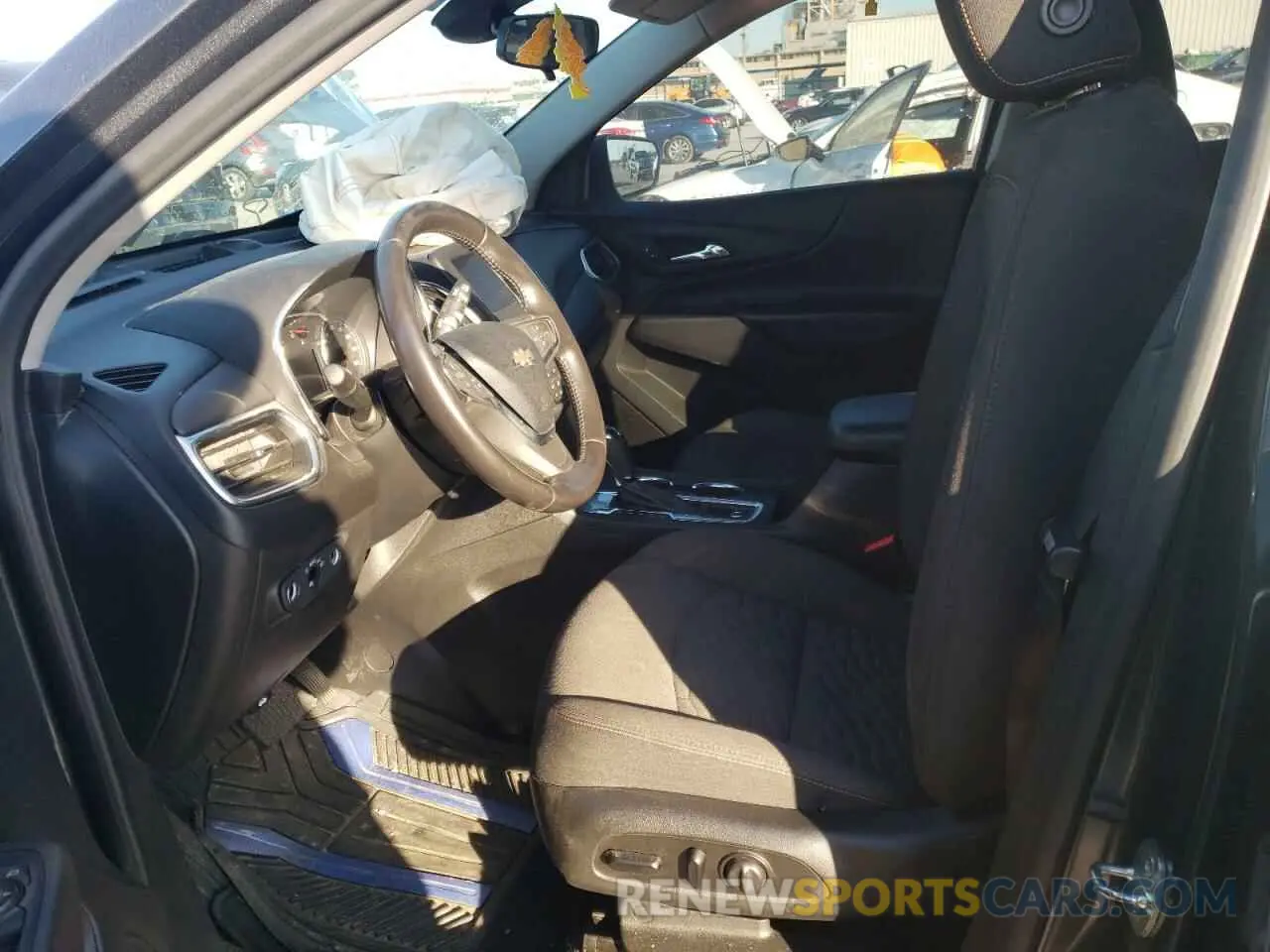 7 fotografías del automóvil dañado 2GNAXKEV6L6278212 CHEVROLET EQUINOX 2020