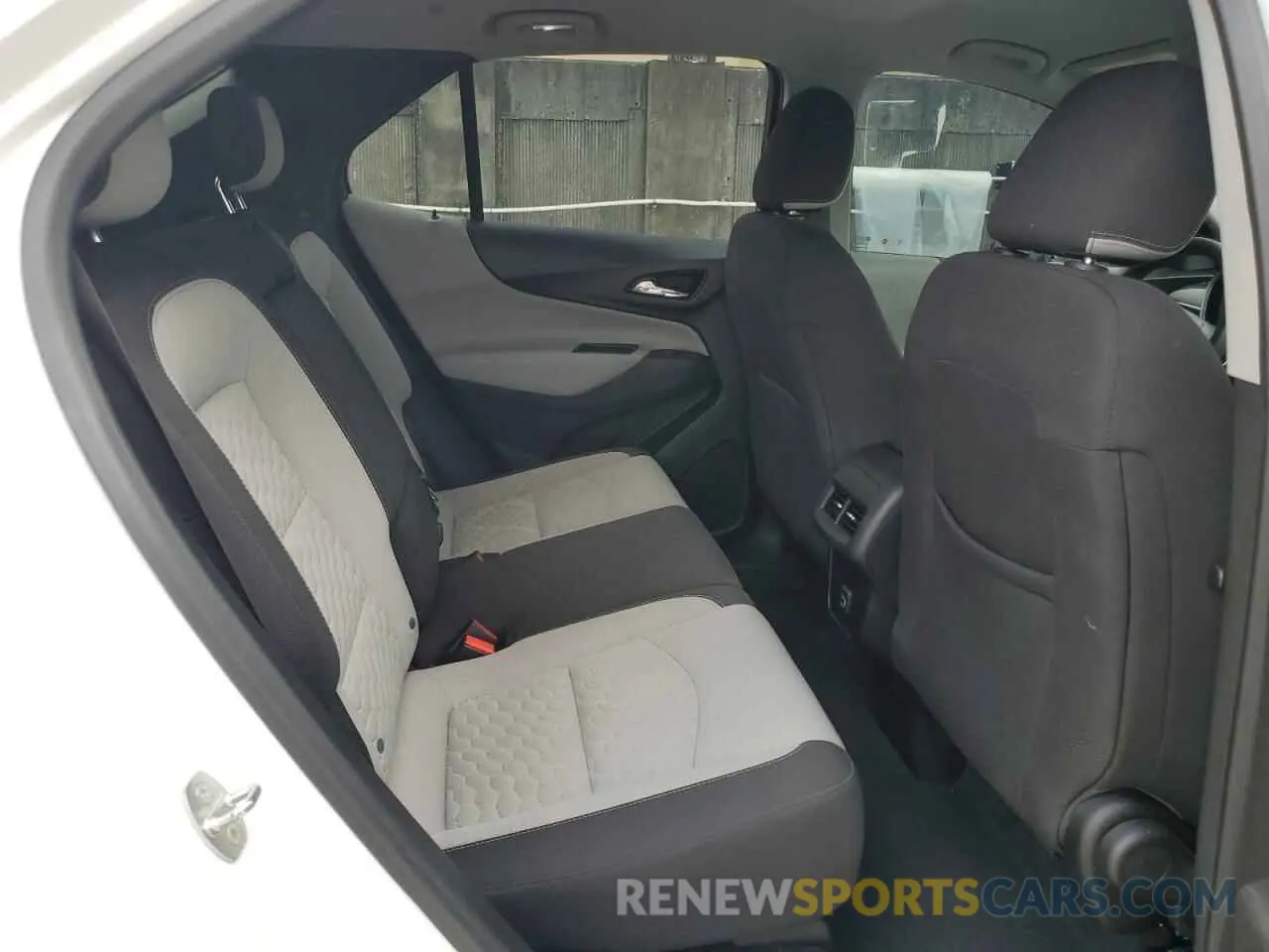 10 fotografías del automóvil dañado 2GNAXKEV7L6183805 CHEVROLET EQUINOX 2020