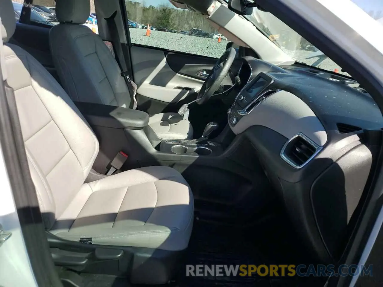 7 fotografías del automóvil dañado 2GNAXKEV7L6200747 CHEVROLET EQUINOX 2020
