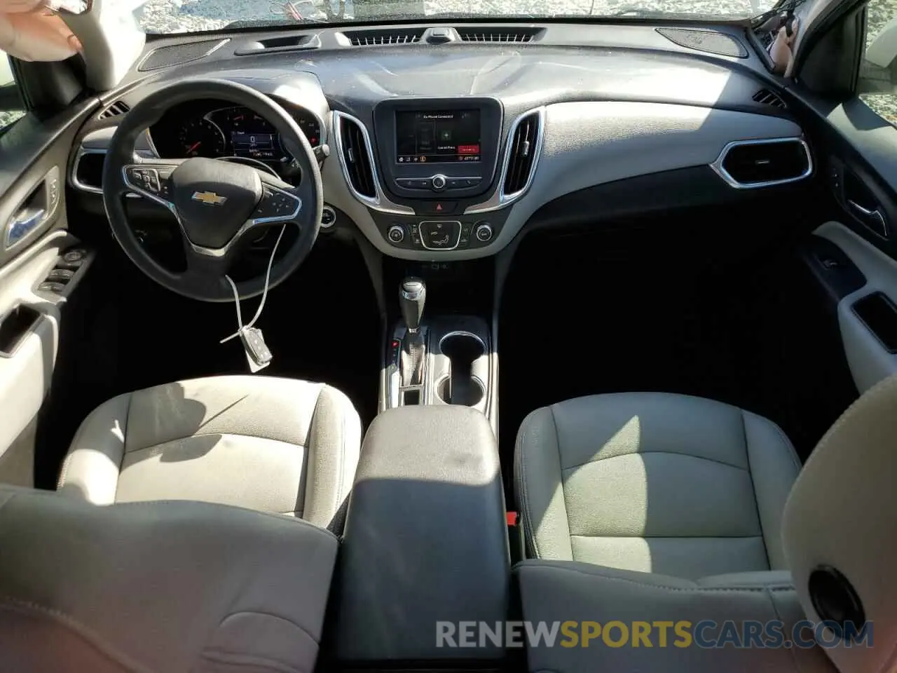 8 fotografías del automóvil dañado 2GNAXKEV7L6200747 CHEVROLET EQUINOX 2020