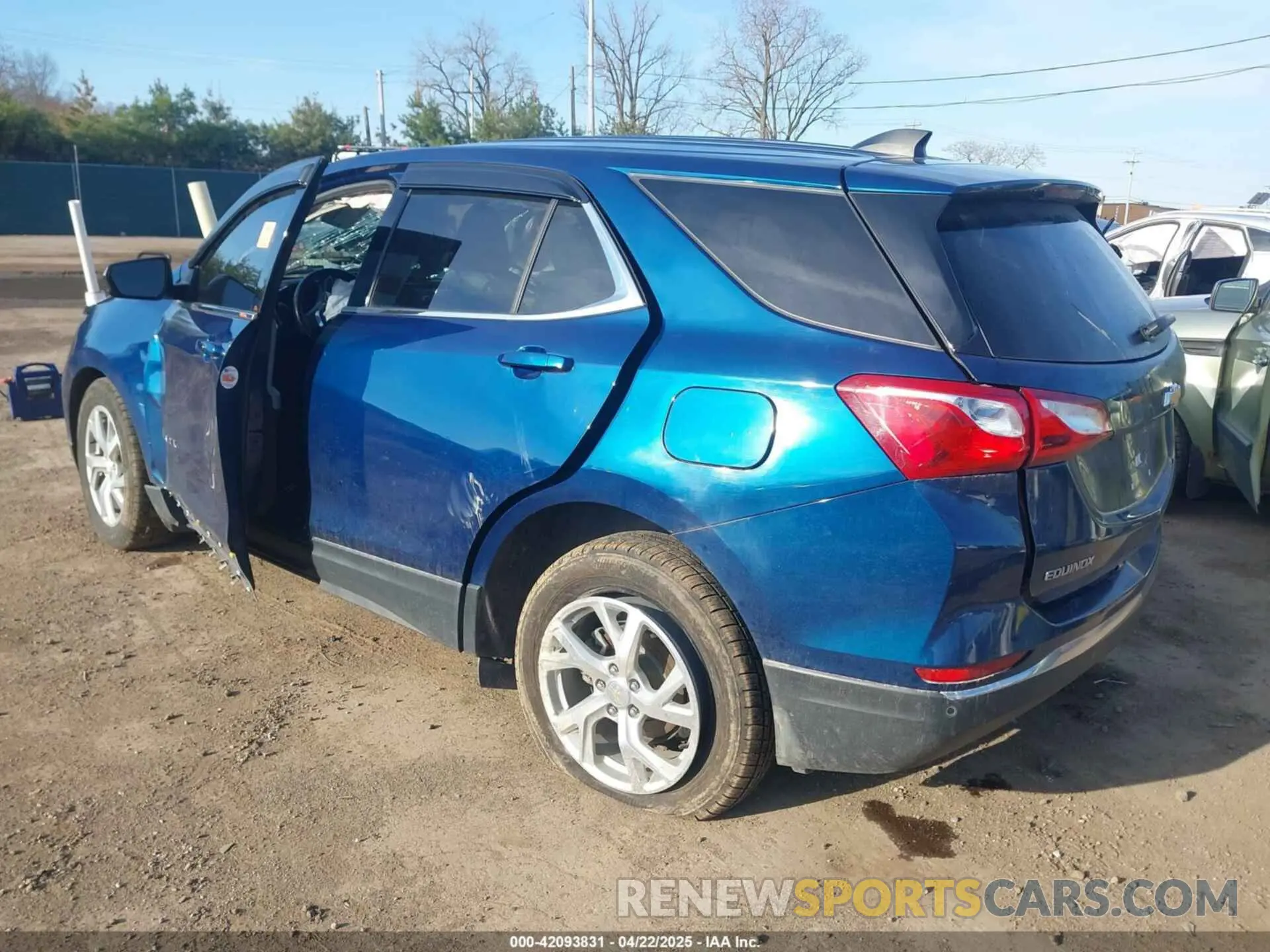 3 fotografías del automóvil dañado 2GNAXKEV7L6241329 CHEVROLET EQUINOX 2020