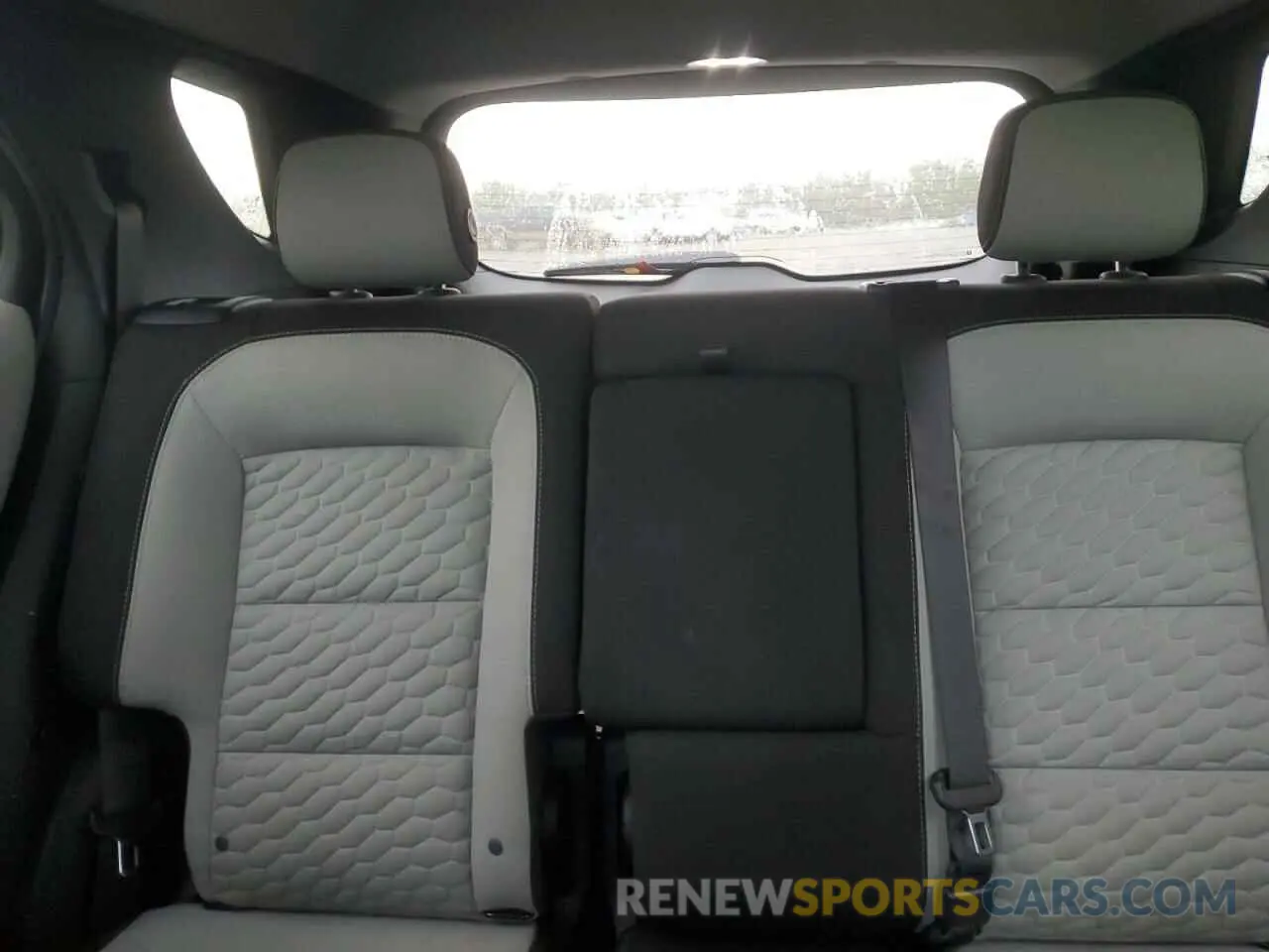 10 fotografías del automóvil dañado 2GNAXKEV7L6255232 CHEVROLET EQUINOX 2020