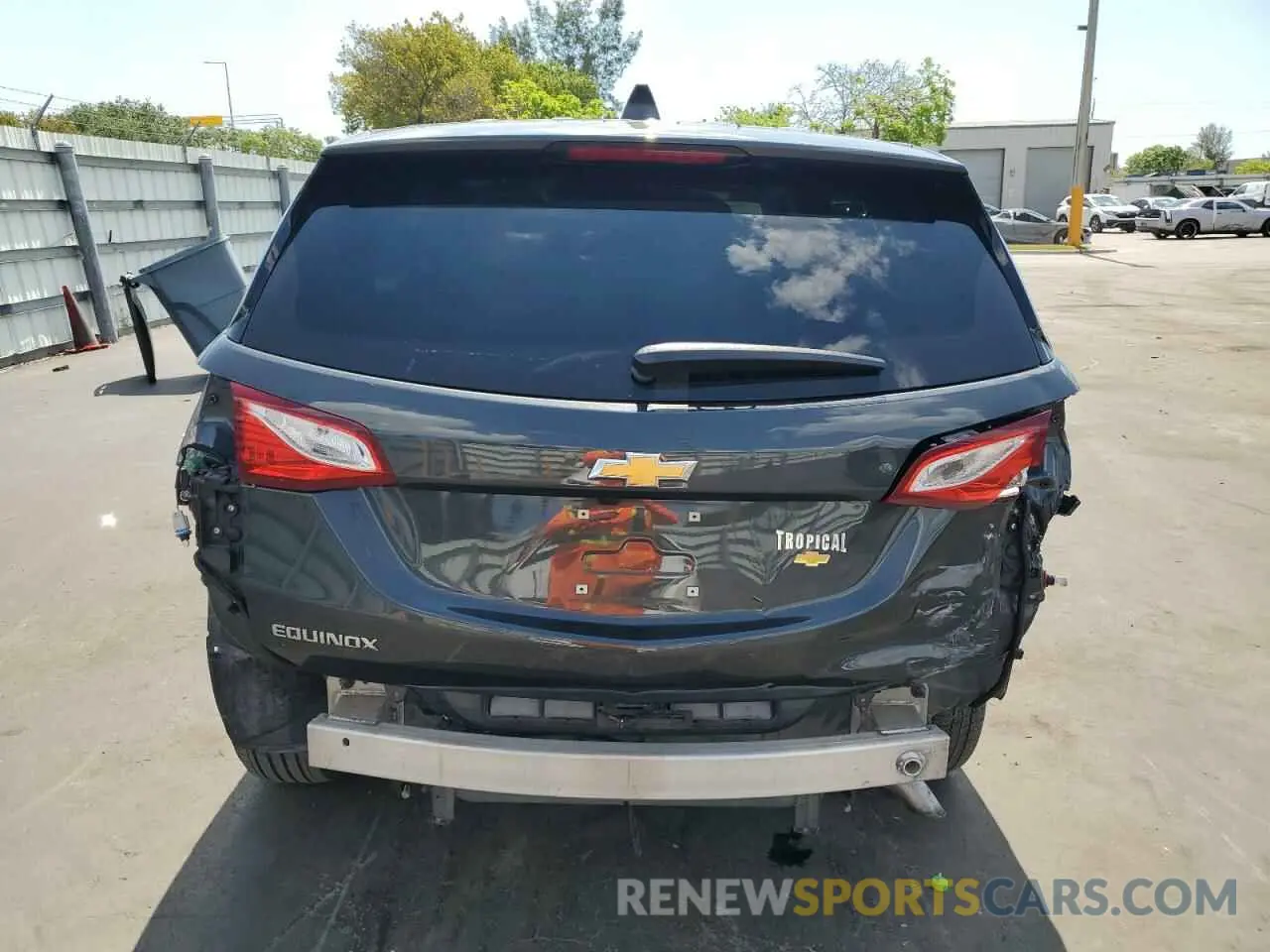 6 fotografías del automóvil dañado 2GNAXKEV7L6266263 CHEVROLET EQUINOX 2020