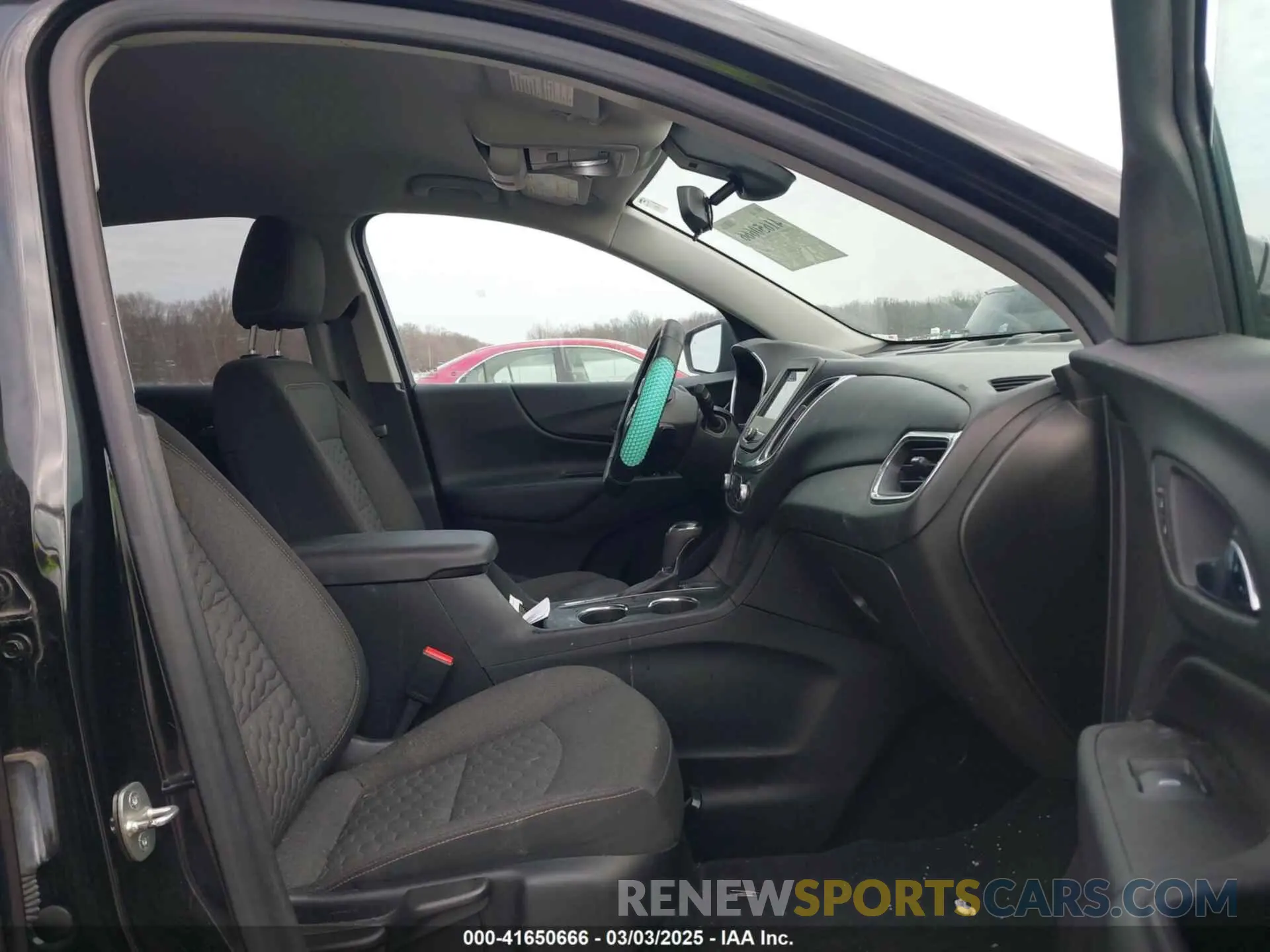 5 fotografías del automóvil dañado 2GNAXKEV8L6105369 CHEVROLET EQUINOX 2020