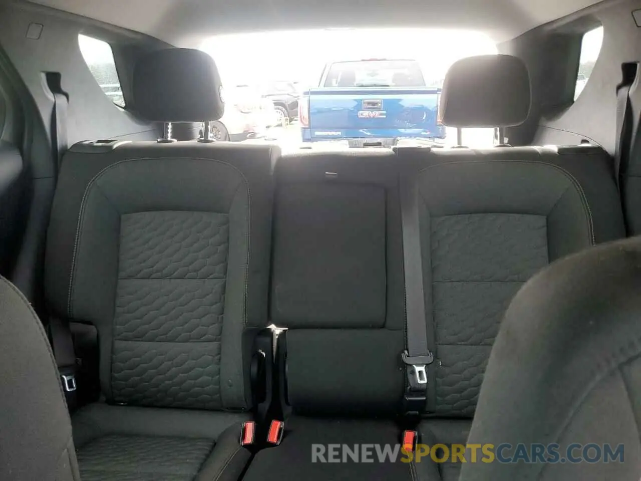 10 fotografías del automóvil dañado 2GNAXKEV8L6160663 CHEVROLET EQUINOX 2020
