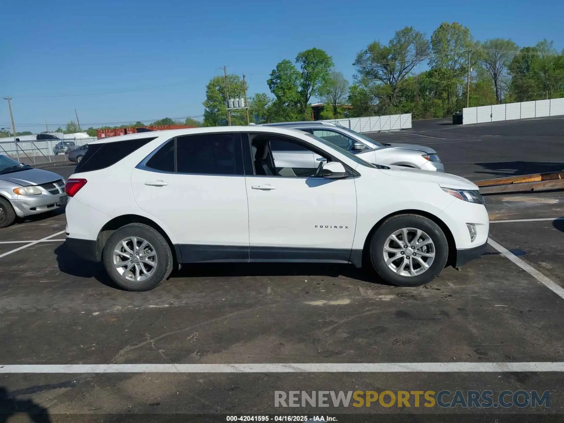 13 fotografías del automóvil dañado 2GNAXKEV8L6171095 CHEVROLET EQUINOX 2020