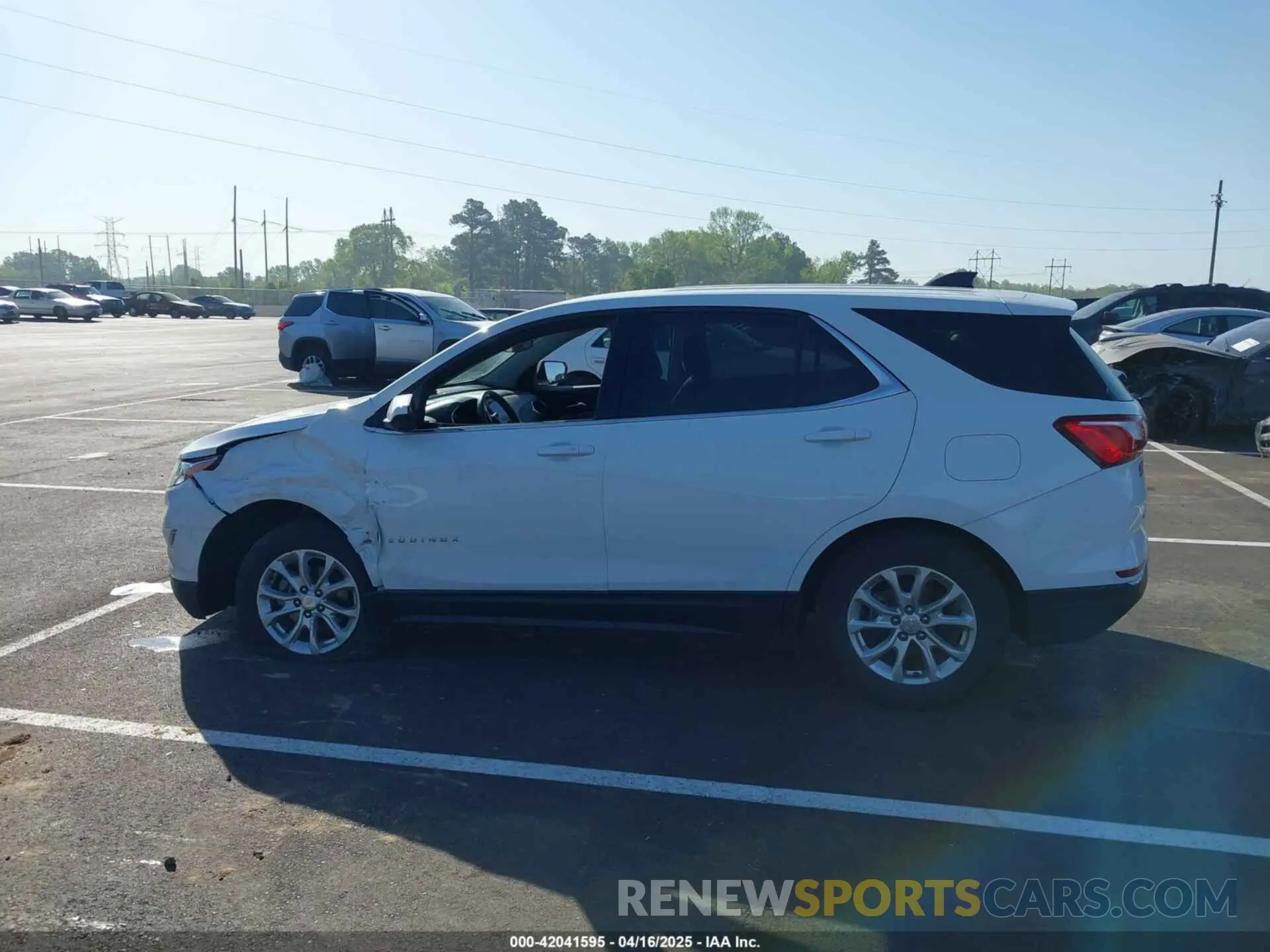 14 fotografías del automóvil dañado 2GNAXKEV8L6171095 CHEVROLET EQUINOX 2020