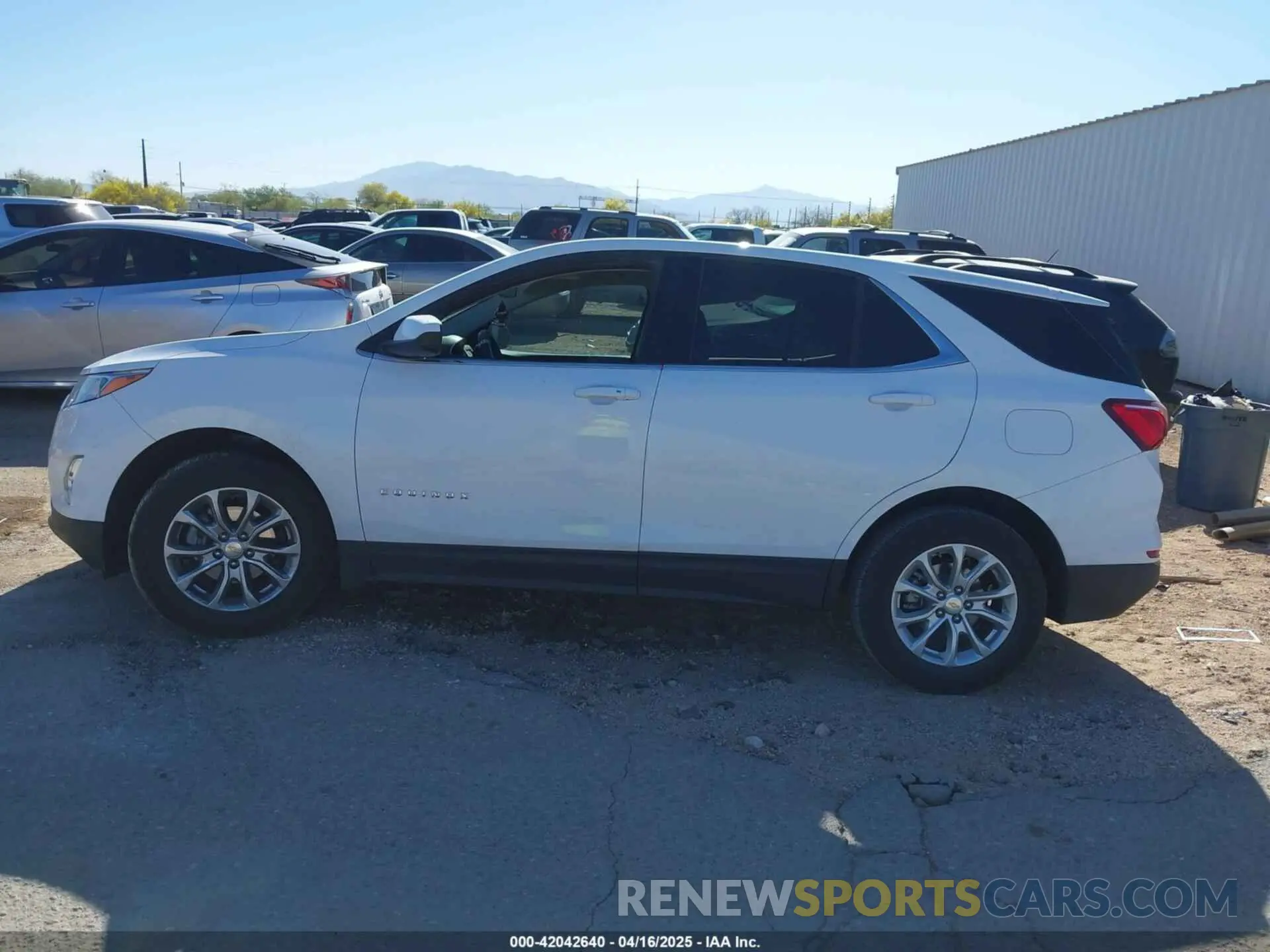 14 fotografías del automóvil dañado 2GNAXKEV8L6236432 CHEVROLET EQUINOX 2020