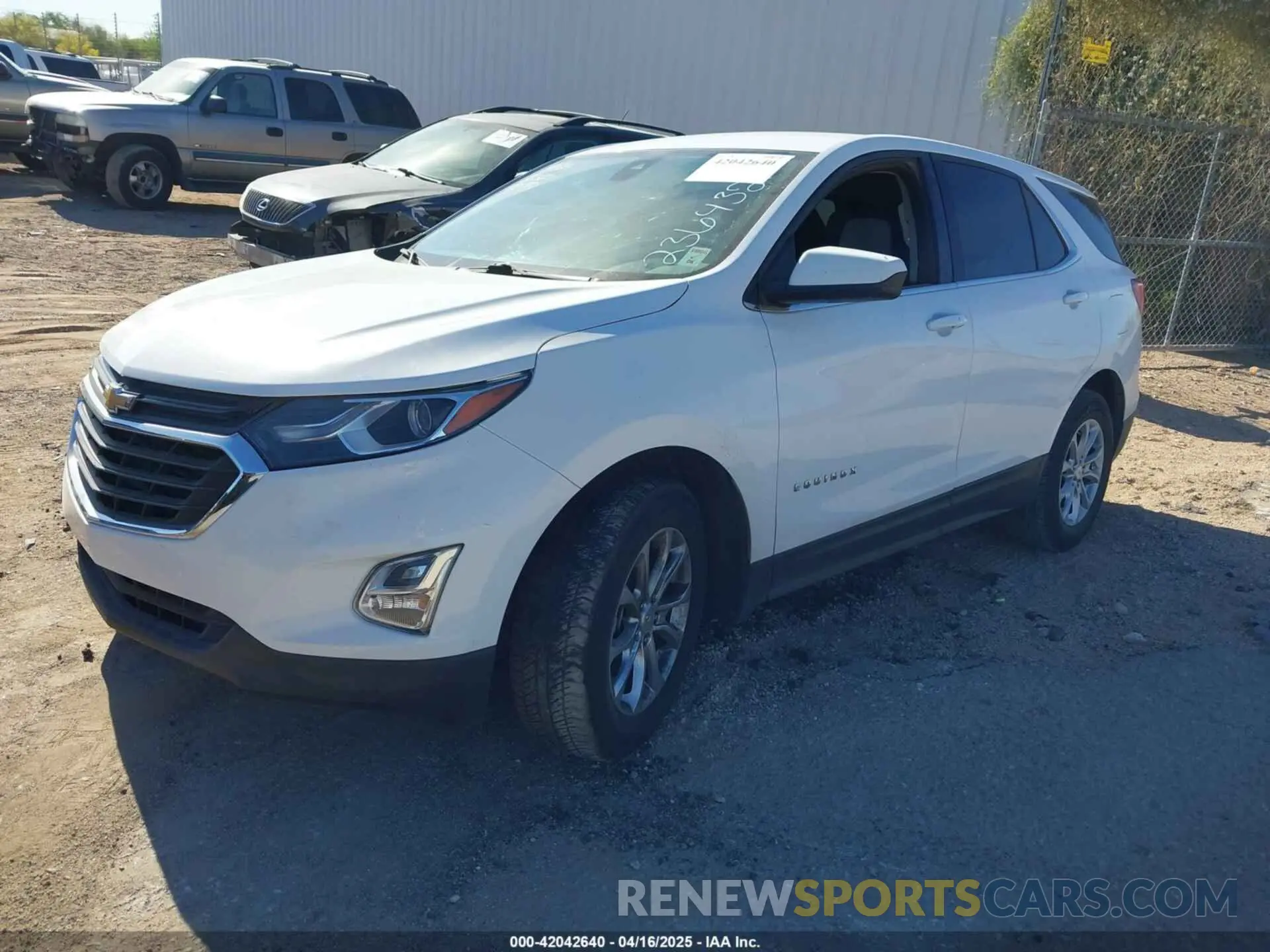 2 fotografías del automóvil dañado 2GNAXKEV8L6236432 CHEVROLET EQUINOX 2020