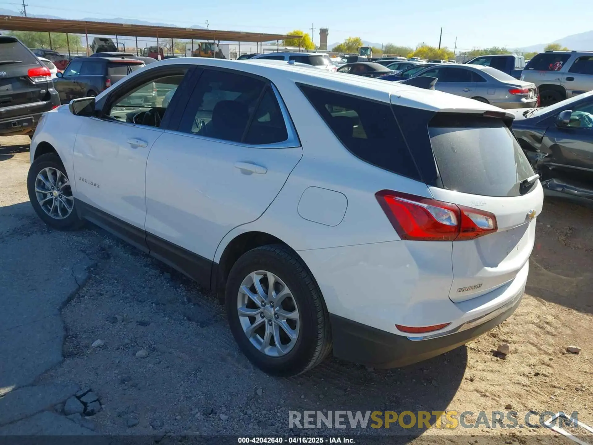 3 fotografías del automóvil dañado 2GNAXKEV8L6236432 CHEVROLET EQUINOX 2020