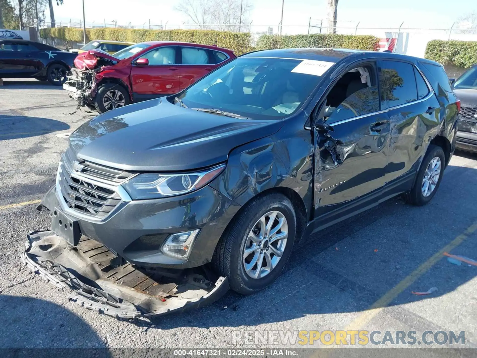 2 fotografías del automóvil dañado 2GNAXKEV8L6266076 CHEVROLET EQUINOX 2020