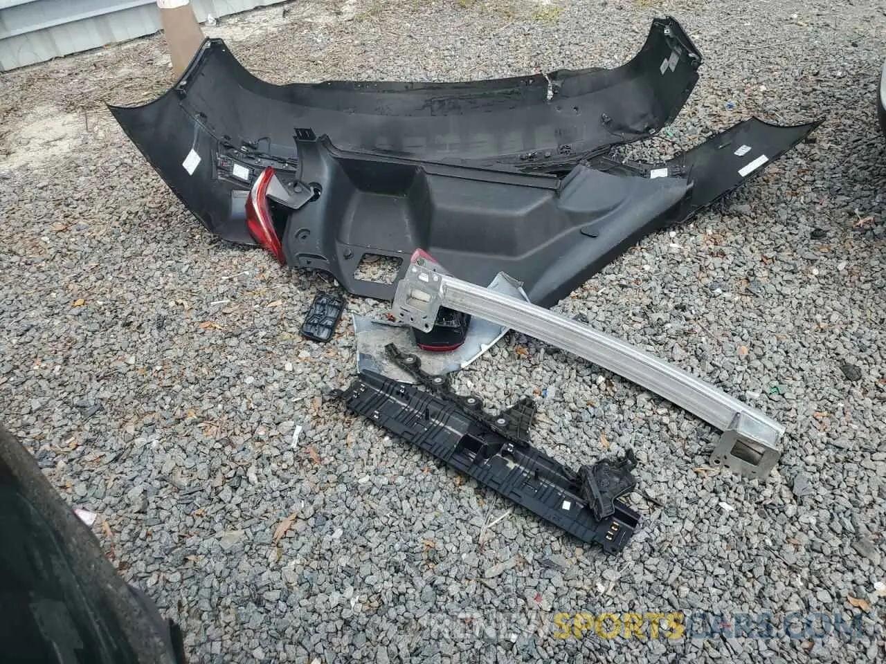13 fotografías del automóvil dañado 2GNAXKEVXL6134680 CHEVROLET EQUINOX 2020