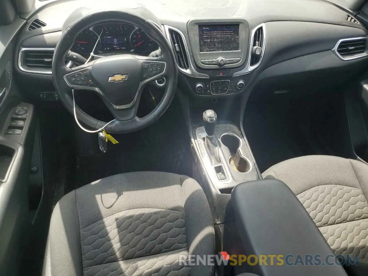 8 fotografías del automóvil dañado 2GNAXKEVXL6134680 CHEVROLET EQUINOX 2020