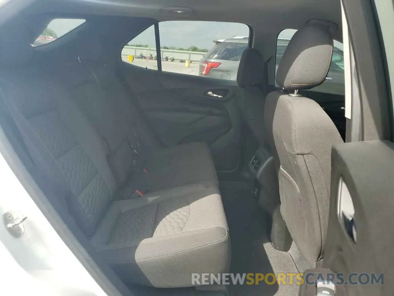 11 fotografías del automóvil dañado 2GNAXKEVXL6137336 CHEVROLET EQUINOX 2020