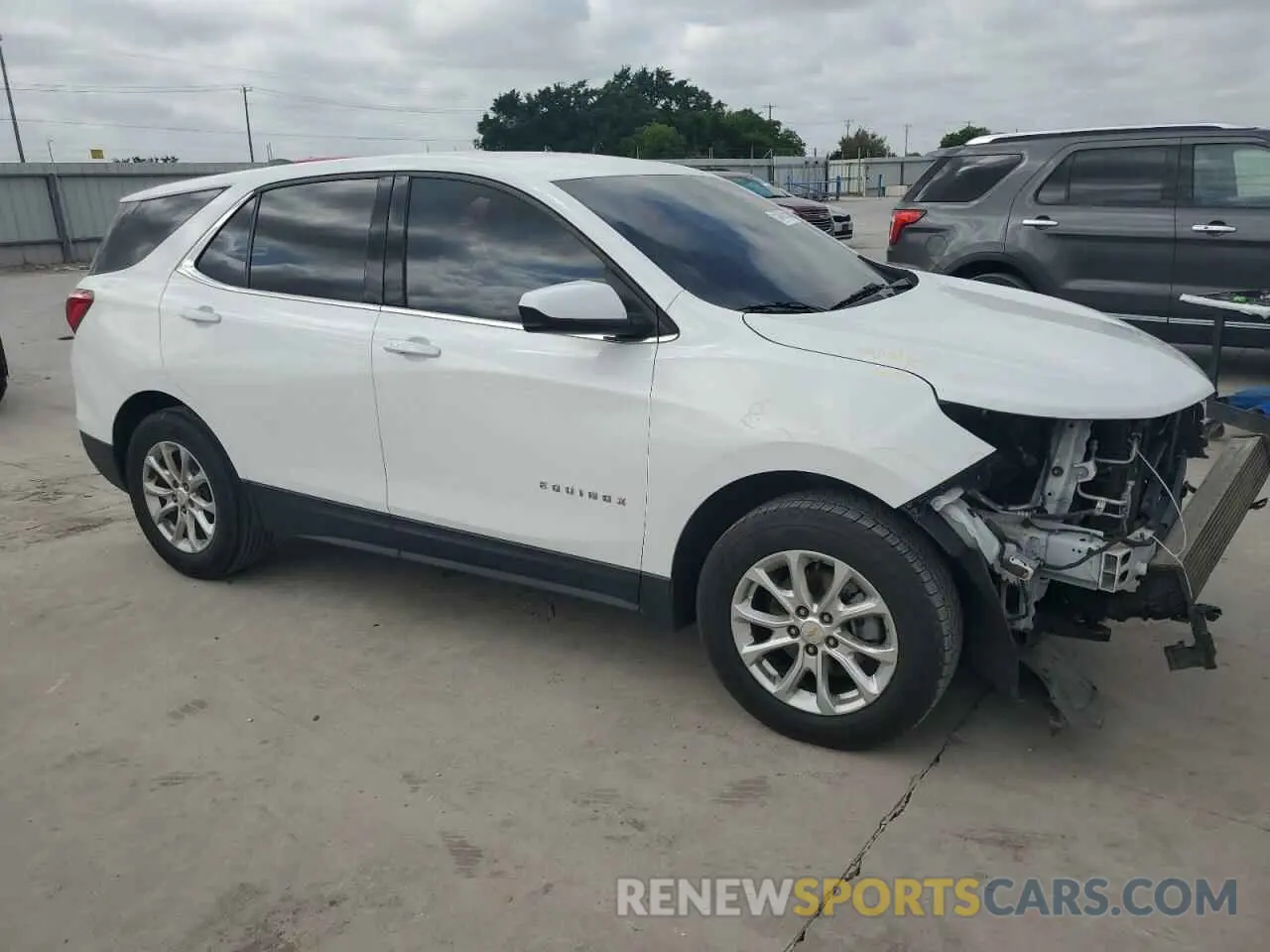4 fotografías del automóvil dañado 2GNAXKEVXL6137336 CHEVROLET EQUINOX 2020