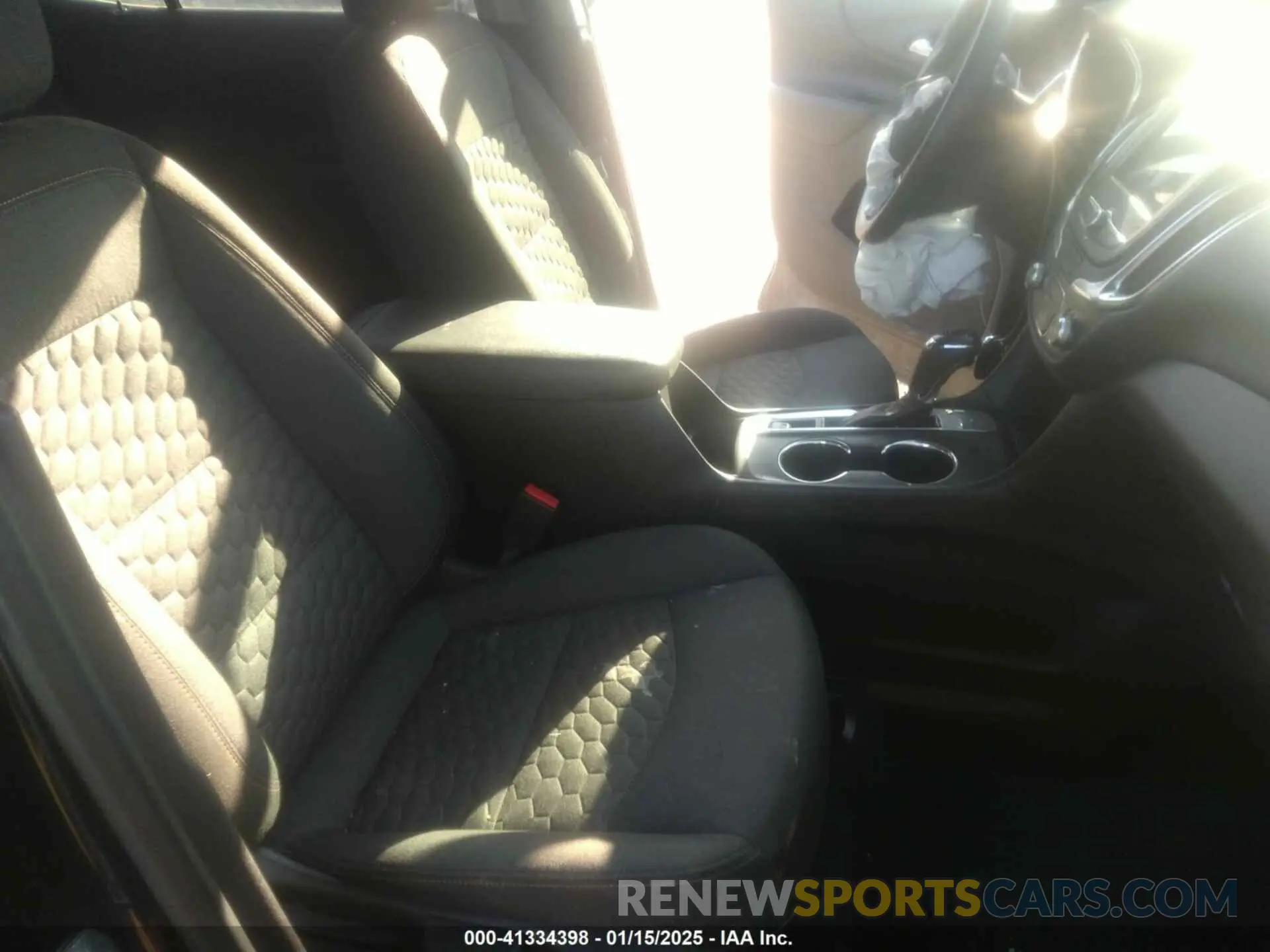5 fotografías del automóvil dañado 2GNAXKEVXL6245715 CHEVROLET EQUINOX 2020