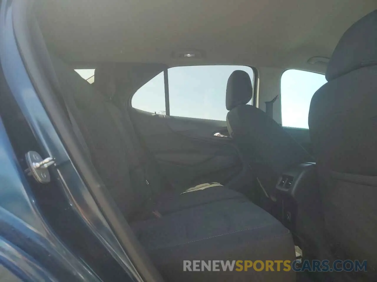 11 fotografías del automóvil dañado 2GNAXKEVXL6249215 CHEVROLET EQUINOX 2020