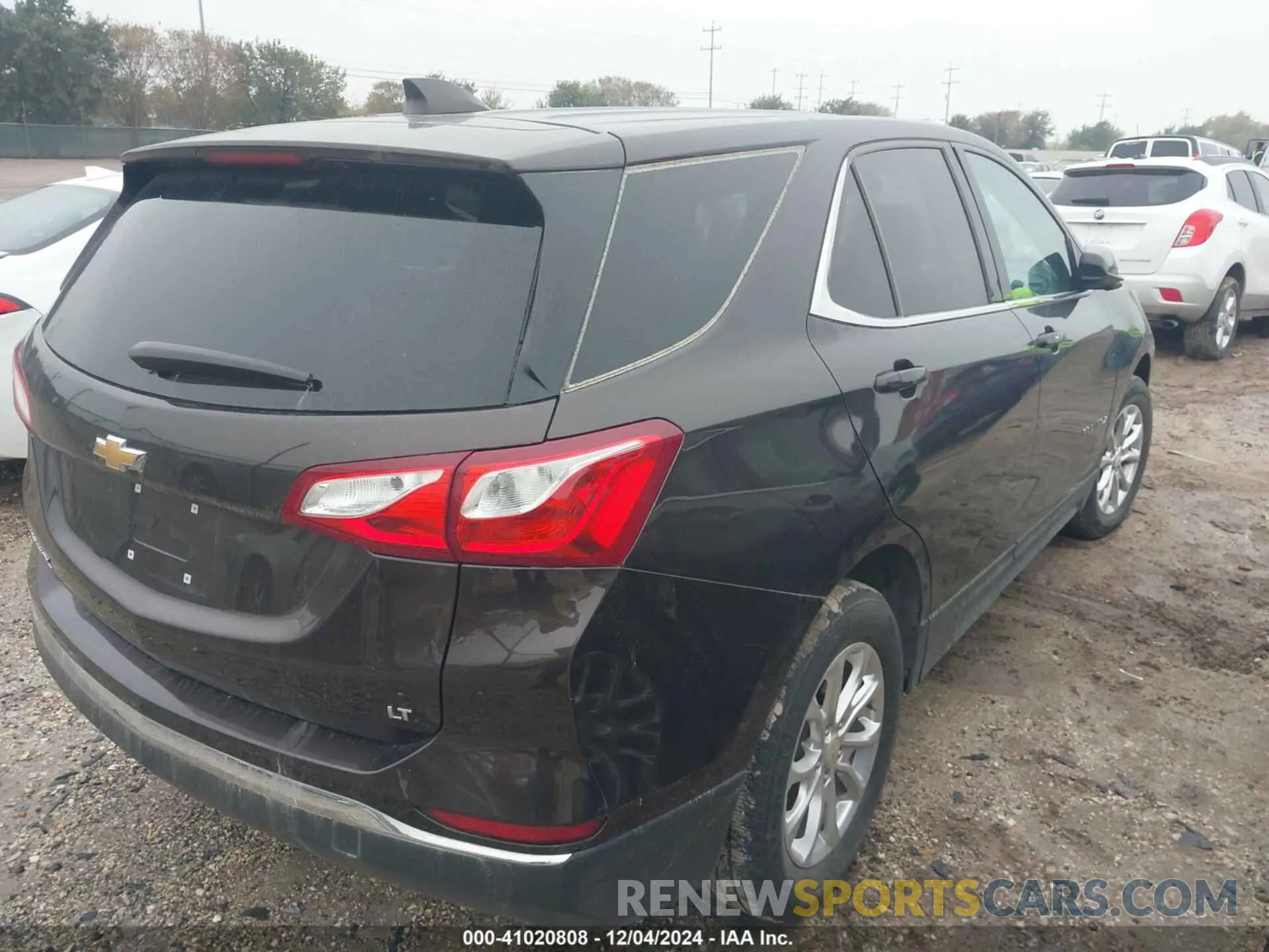4 fotografías del automóvil dañado 2GNAXKEVXL6258836 CHEVROLET EQUINOX 2020