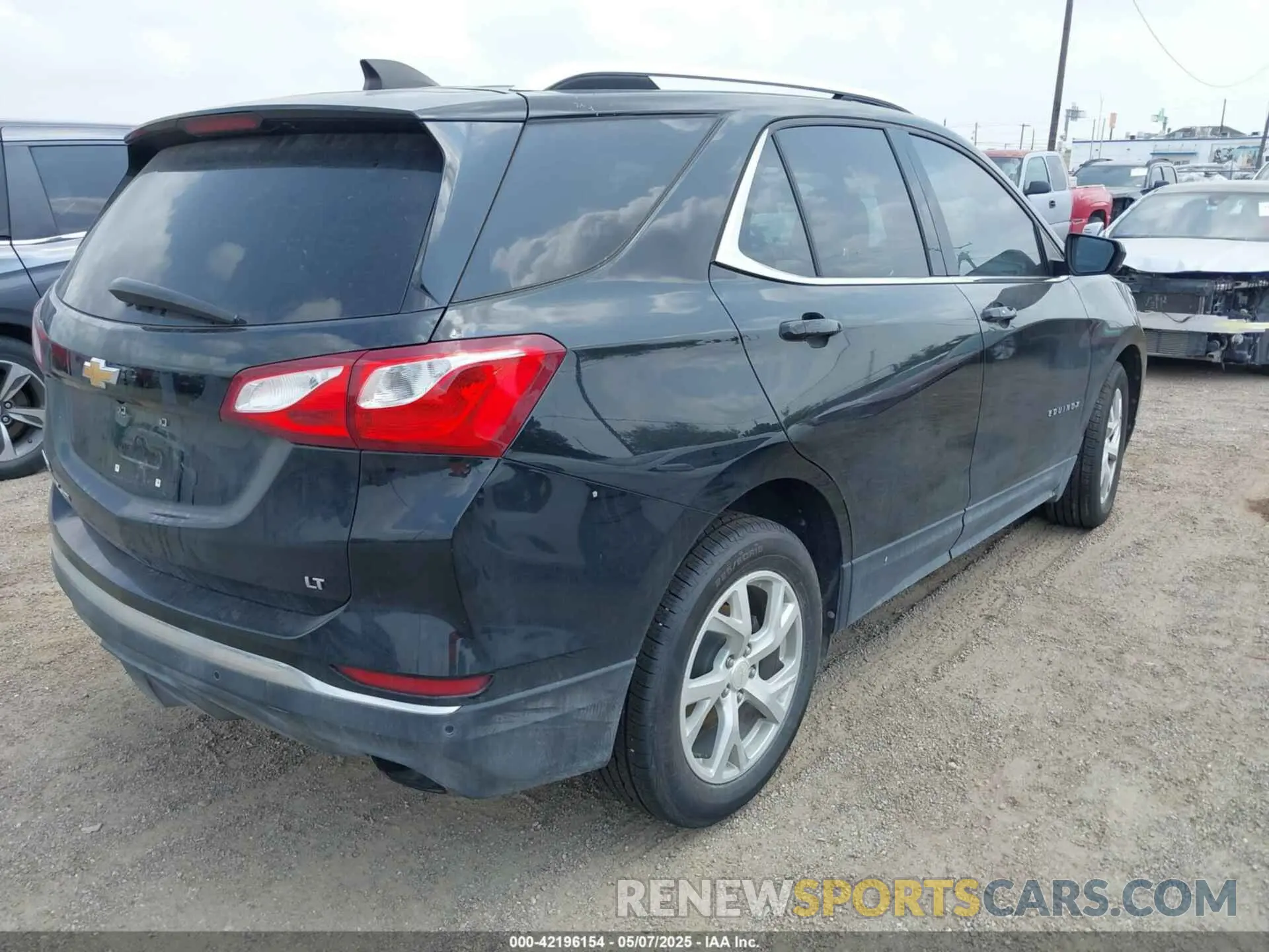 4 fotografías del automóvil dañado 2GNAXLEX4L6215956 CHEVROLET EQUINOX 2020