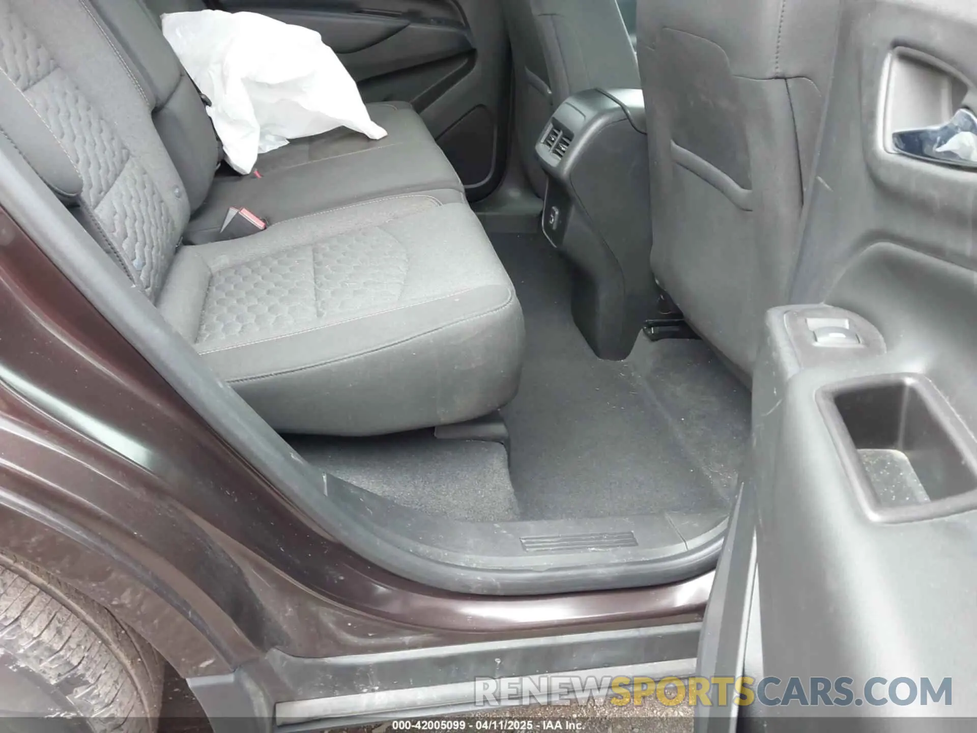 8 fotografías del automóvil dañado 2GNAXLEX8L6225065 CHEVROLET EQUINOX 2020