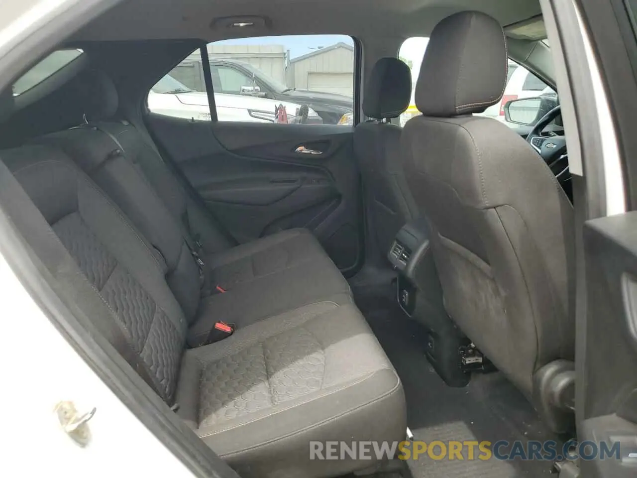 11 fotografías del automóvil dañado 2GNAXLEX9L6128893 CHEVROLET EQUINOX 2020