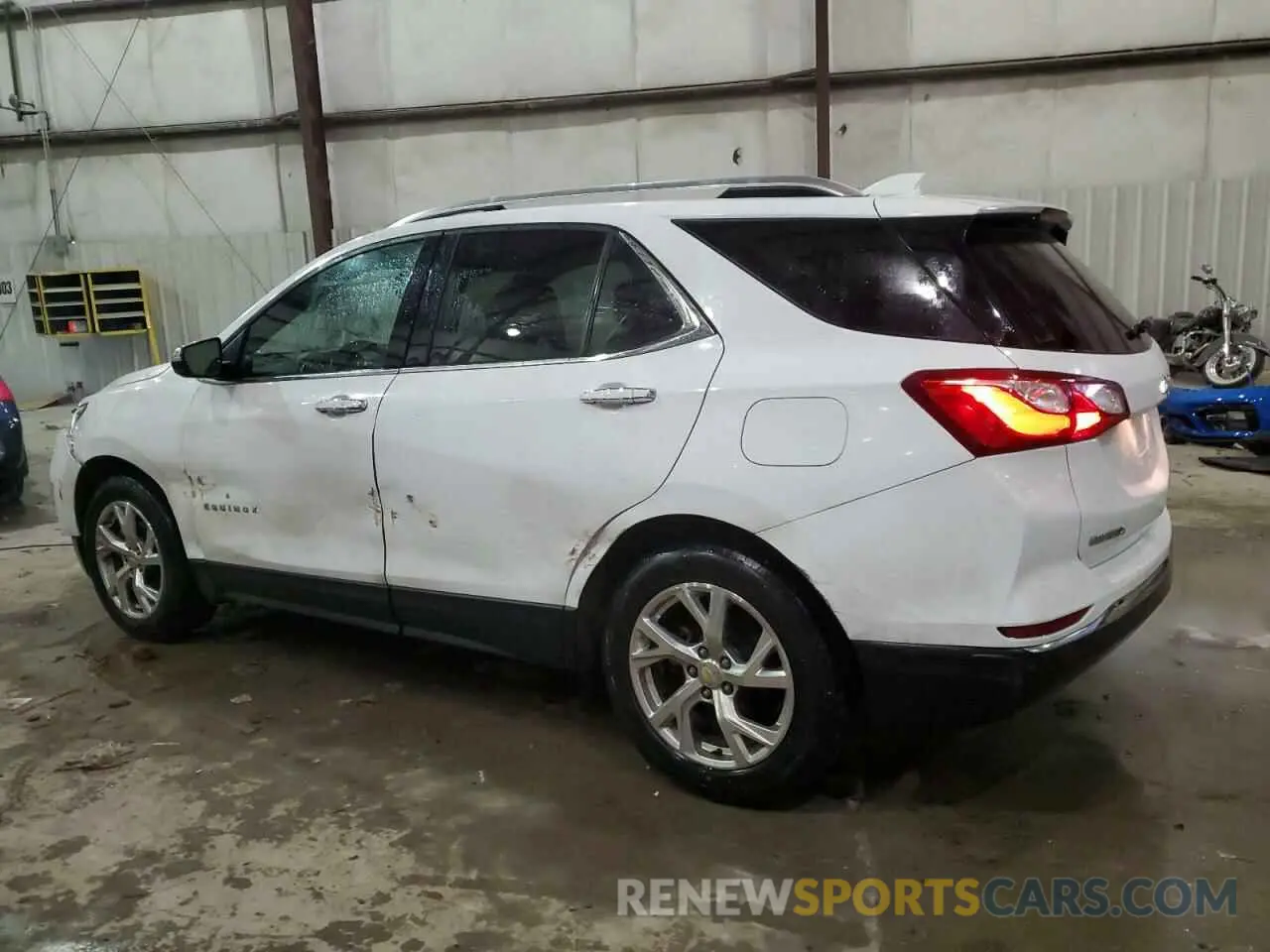 2 fotografías del automóvil dañado 2GNAXNEV2L6164550 CHEVROLET EQUINOX 2020