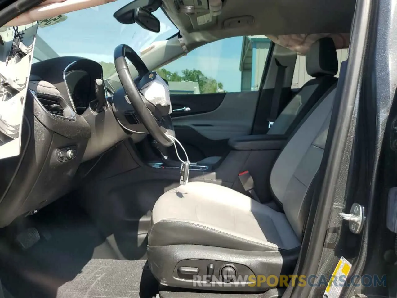 7 fotografías del automóvil dañado 2GNAXNEV4L6273835 CHEVROLET EQUINOX 2020