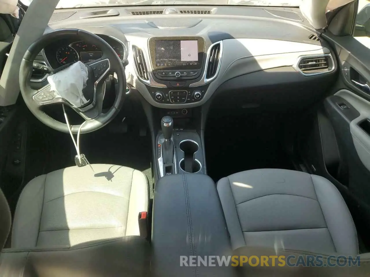 8 fotografías del automóvil dañado 2GNAXNEV4L6273835 CHEVROLET EQUINOX 2020