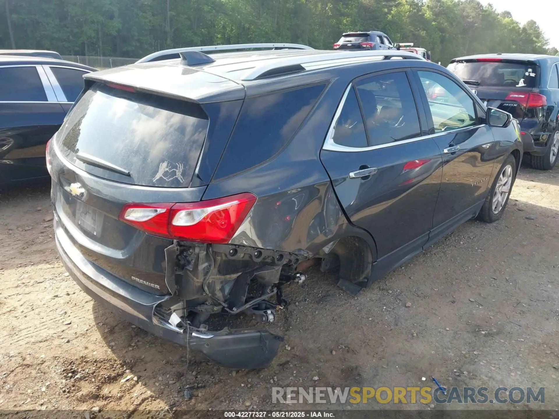 4 fotografías del automóvil dañado 2GNAXNEV6L6157326 CHEVROLET EQUINOX 2020