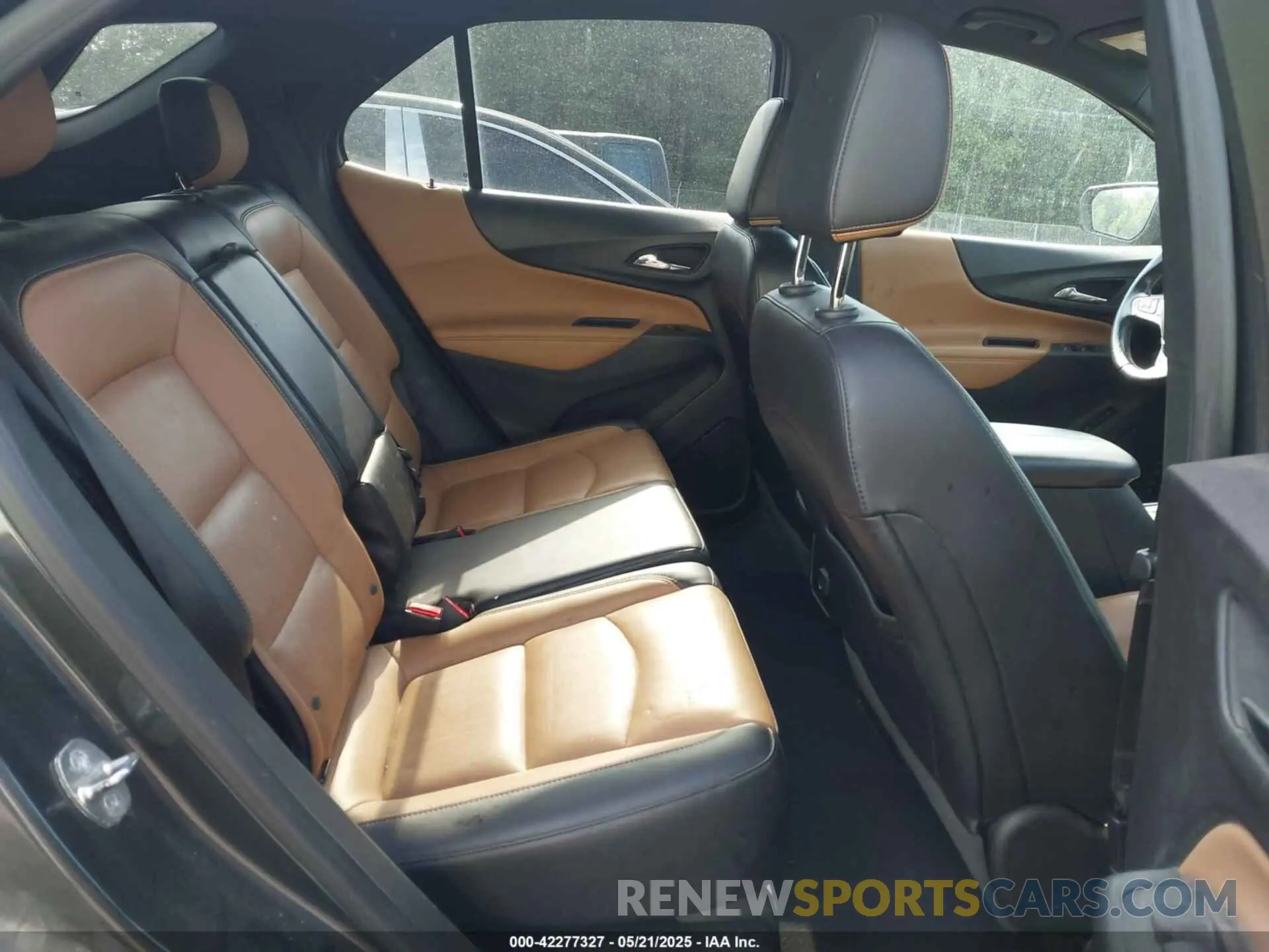 8 fotografías del automóvil dañado 2GNAXNEV6L6157326 CHEVROLET EQUINOX 2020