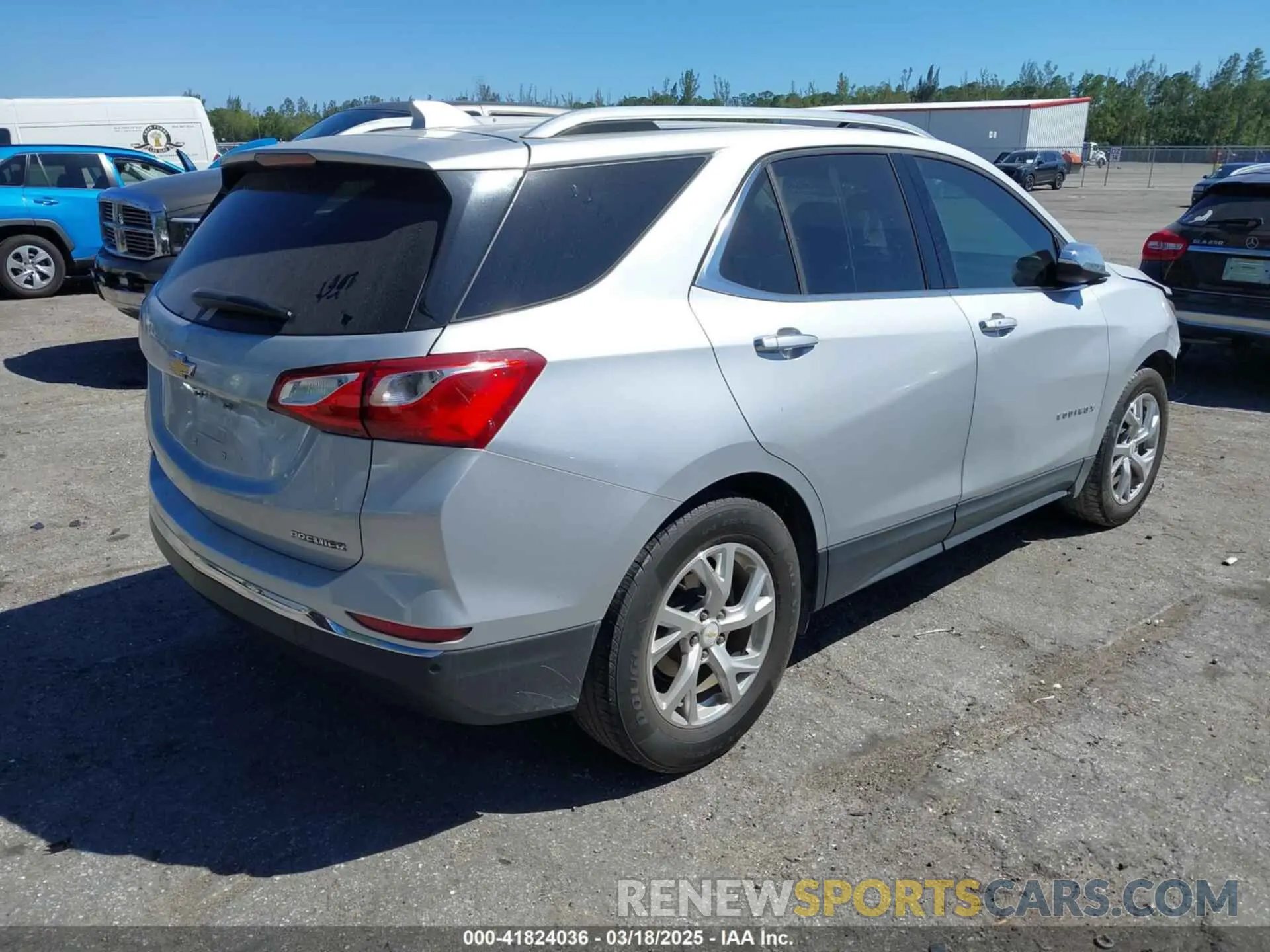 4 fotografías del automóvil dañado 2GNAXNEV7L6134492 CHEVROLET EQUINOX 2020