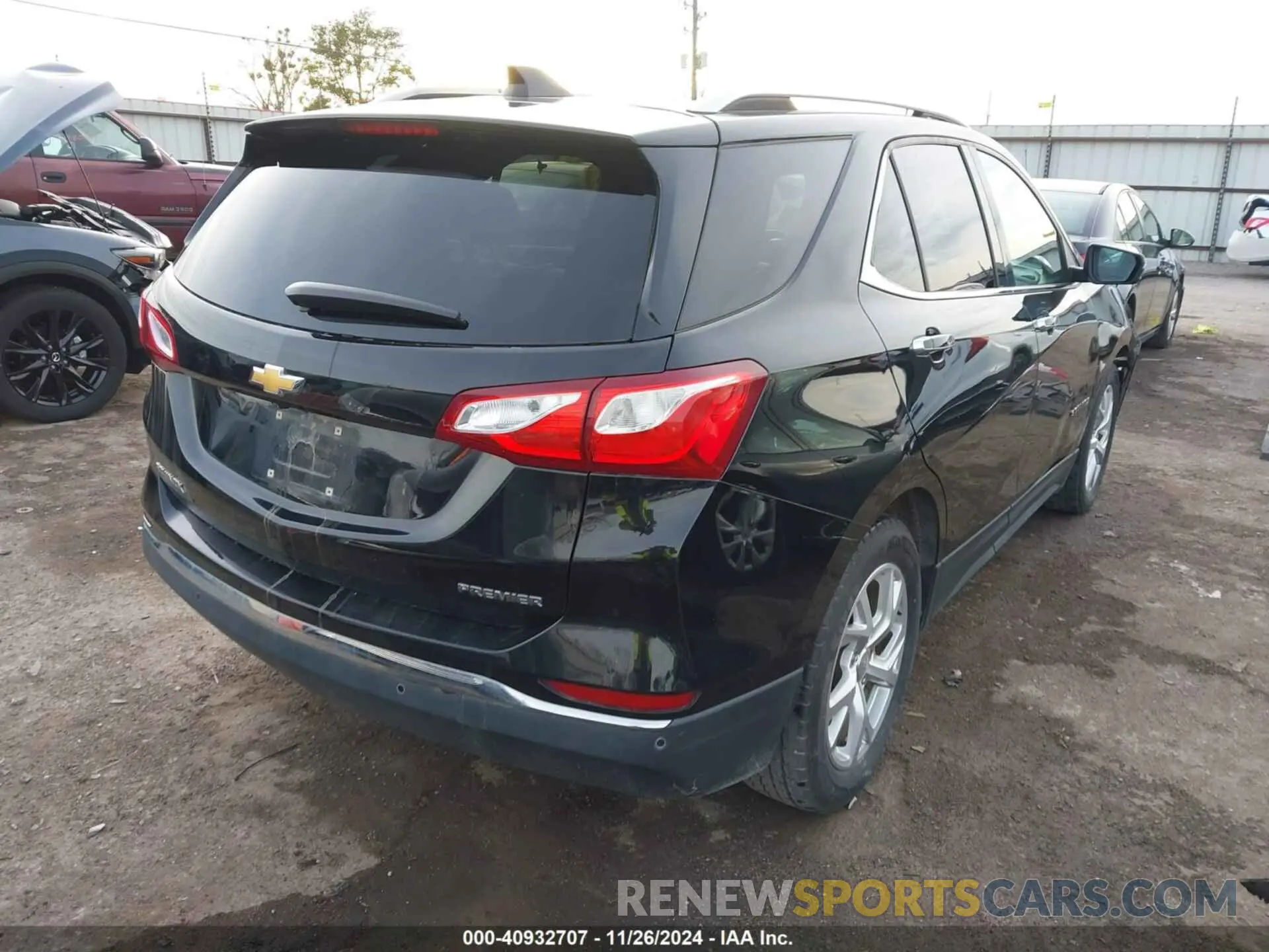 4 fotografías del automóvil dañado 2GNAXNEV9L6163122 CHEVROLET EQUINOX 2020