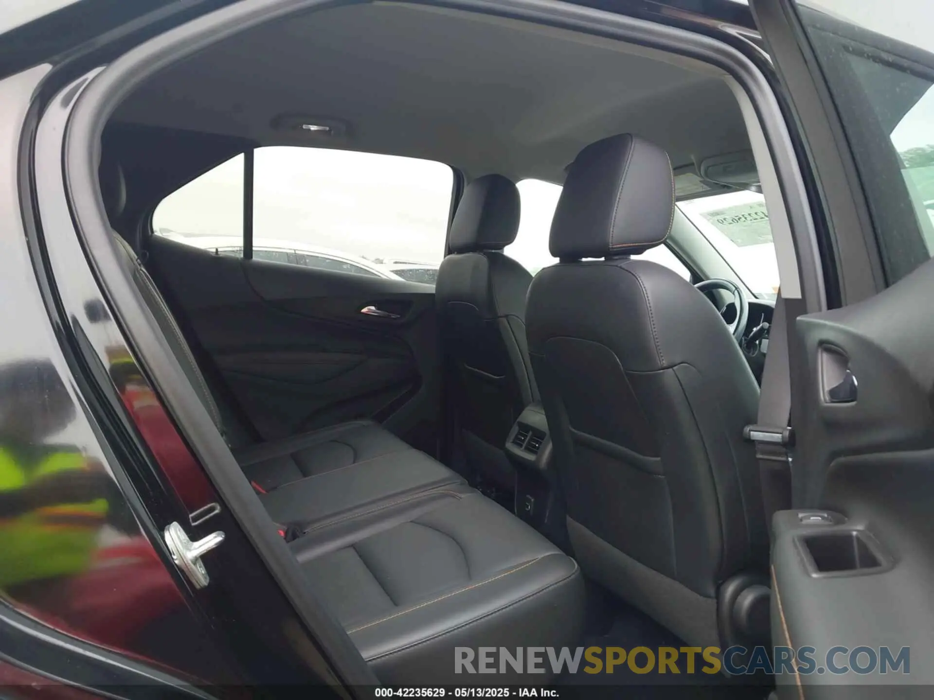8 fotografías del automóvil dañado 2GNAXNEV9L6253225 CHEVROLET EQUINOX 2020