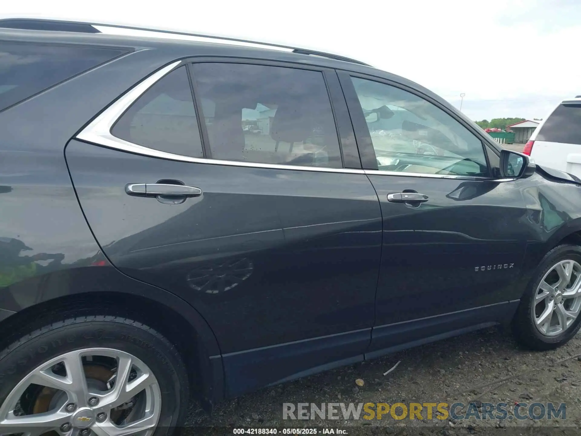 14 fotografías del automóvil dañado 2GNAXNEVXL6156874 CHEVROLET EQUINOX 2020