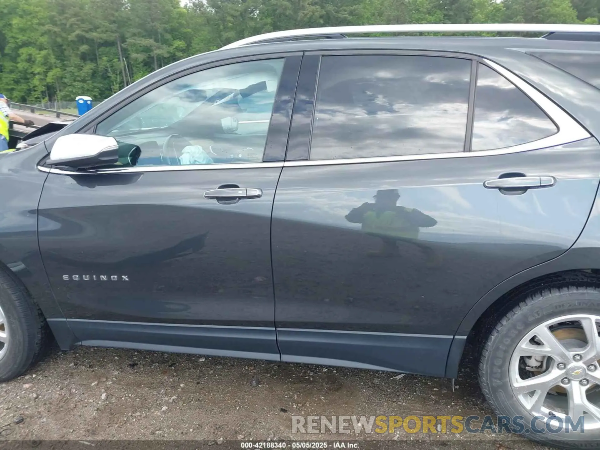 15 fotografías del automóvil dañado 2GNAXNEVXL6156874 CHEVROLET EQUINOX 2020