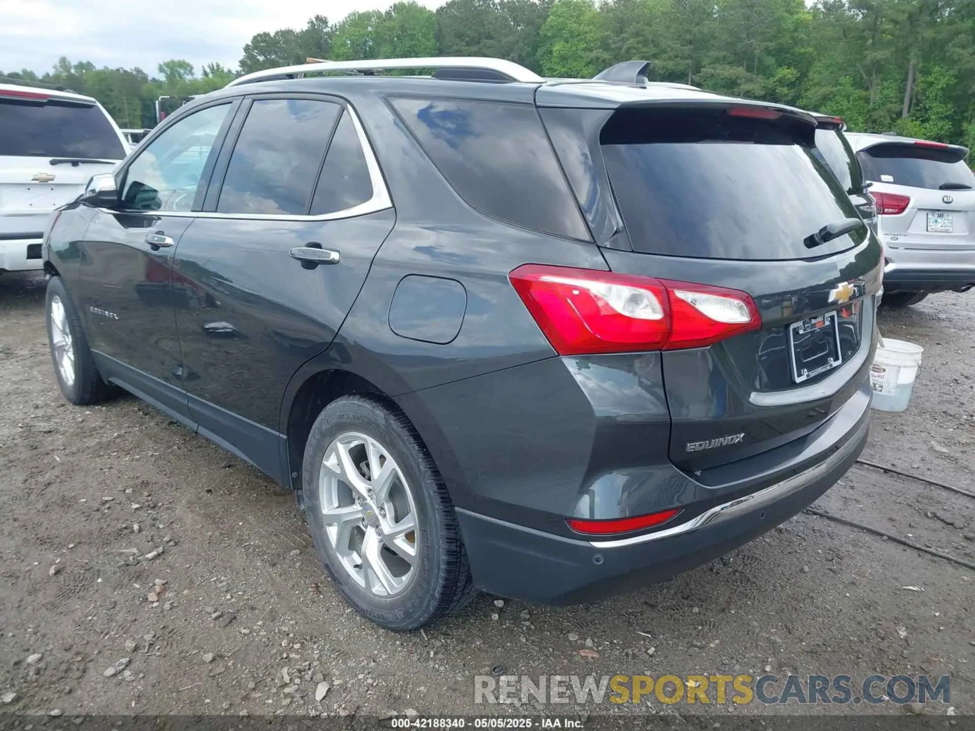 3 fotografías del automóvil dañado 2GNAXNEVXL6156874 CHEVROLET EQUINOX 2020