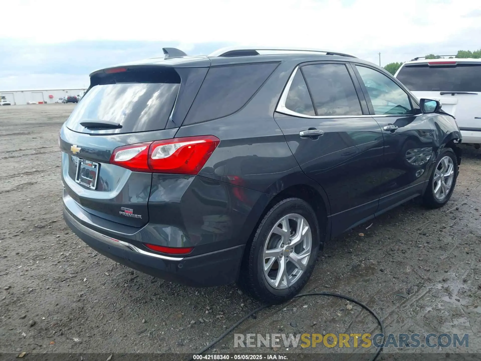 4 fotografías del automóvil dañado 2GNAXNEVXL6156874 CHEVROLET EQUINOX 2020