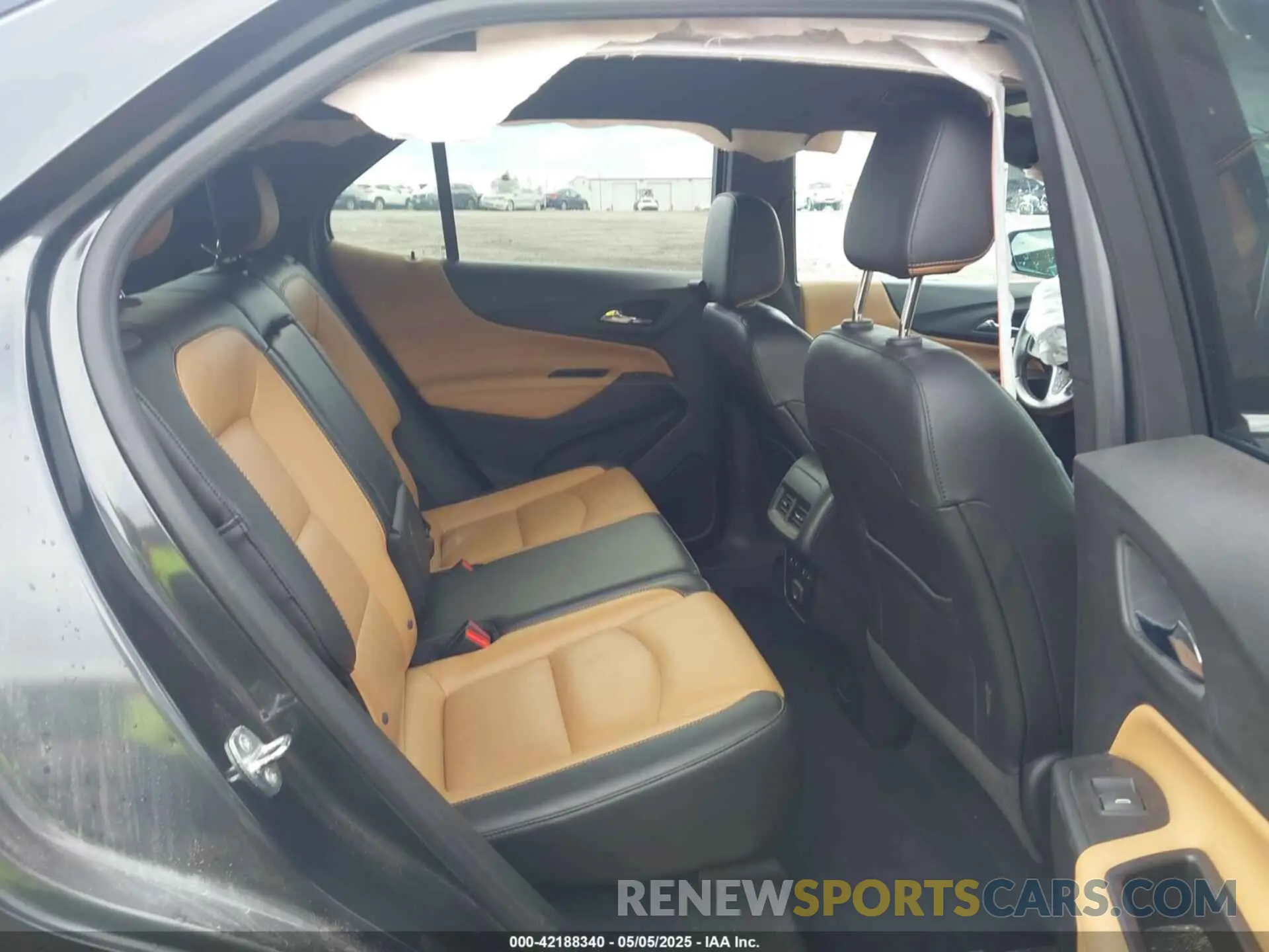 8 fotografías del automóvil dañado 2GNAXNEVXL6156874 CHEVROLET EQUINOX 2020