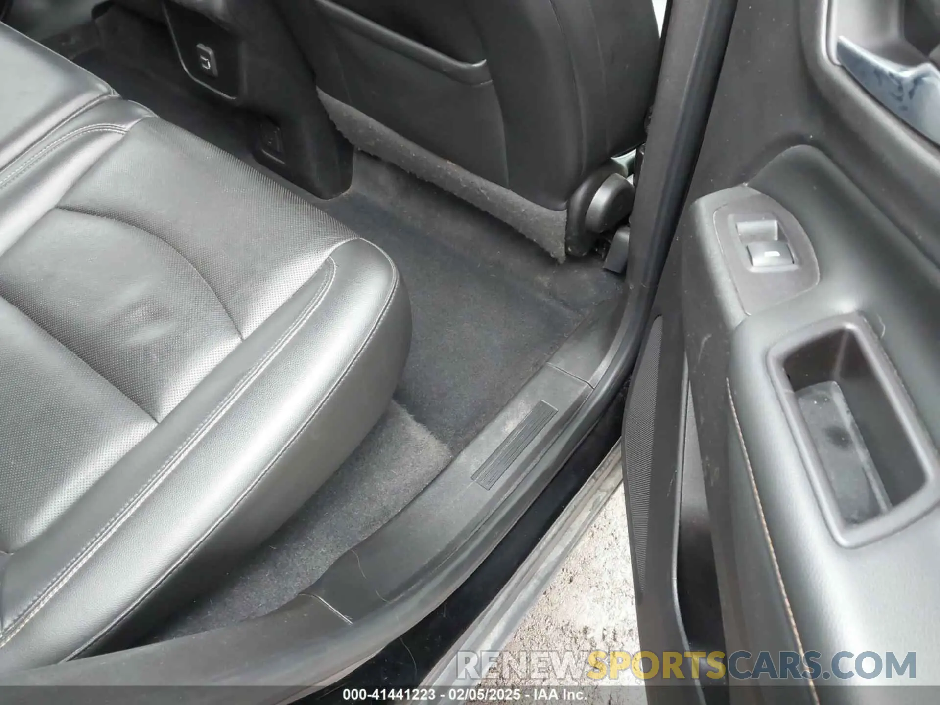 8 fotografías del automóvil dañado 2GNAXPEX7L6230216 CHEVROLET EQUINOX 2020